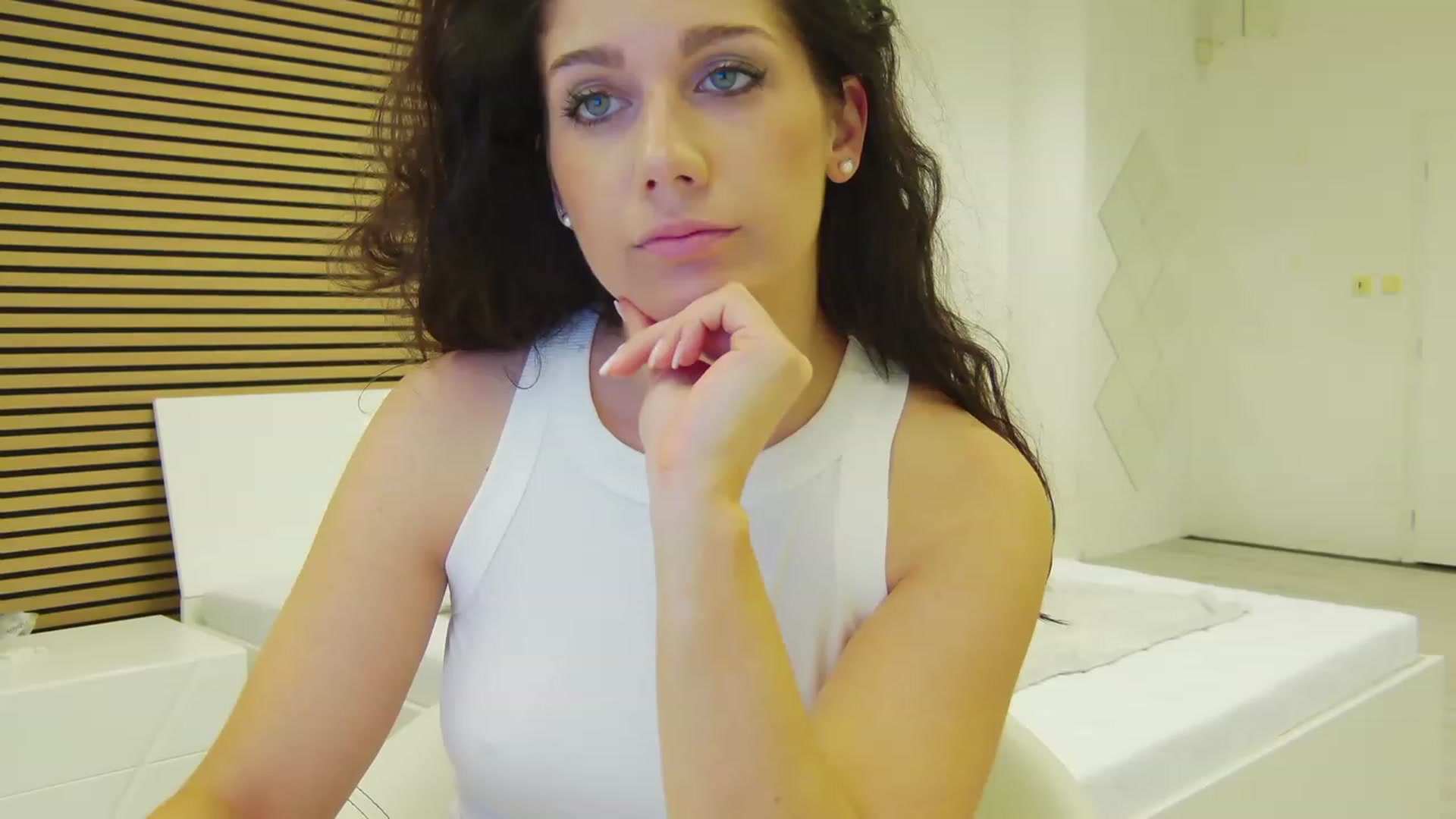 Gallery image thumbnail from Squirrel_MFC's myfreecams stream on, 06/28/2023, 24:06 image 10 of 20