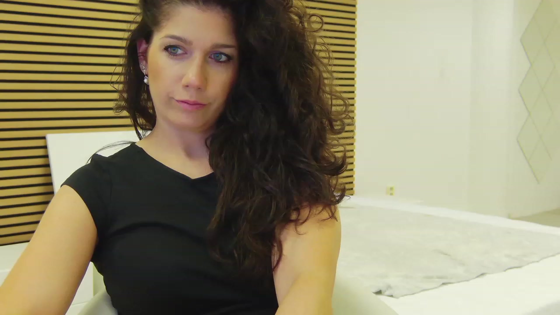 Gallery image thumbnail from Squirrel_MFC's myfreecams stream on, 06/29/2023, 21:04 image 10 of 20