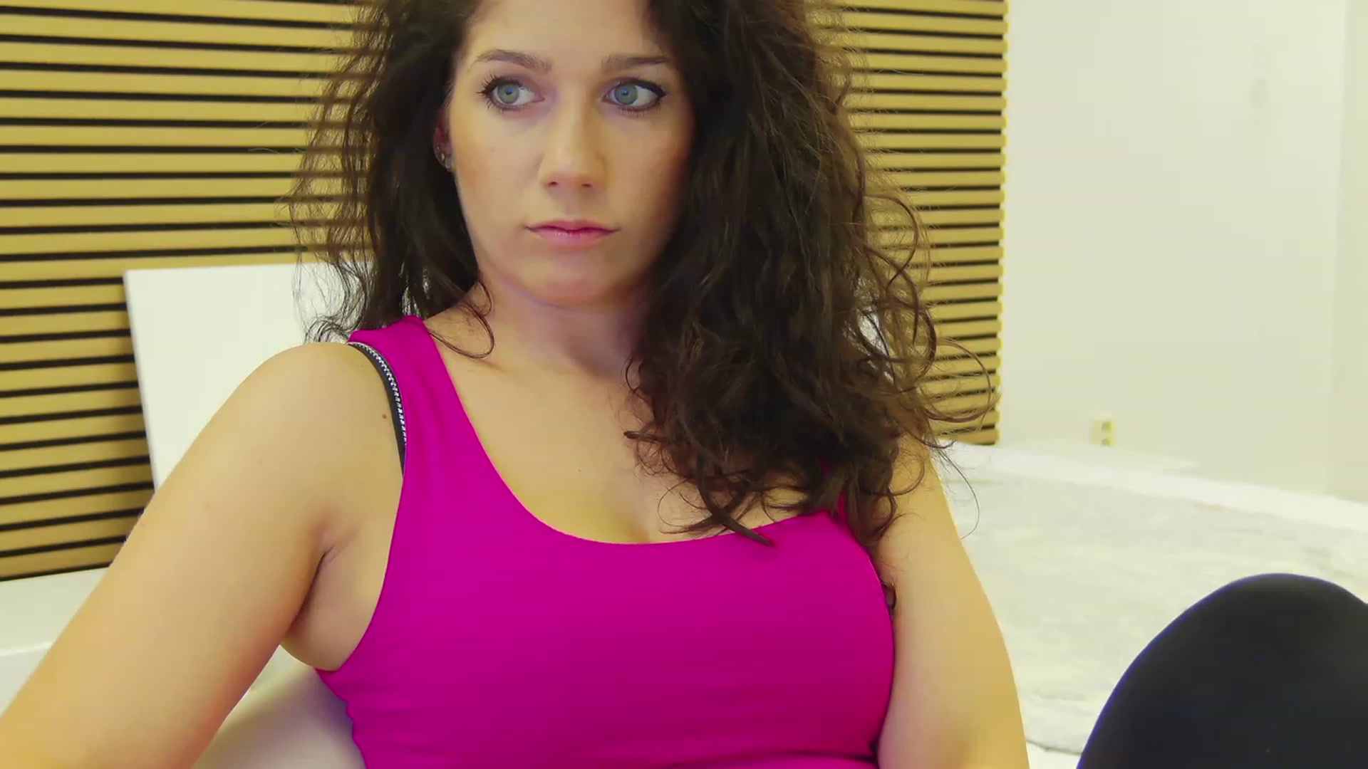 Gallery image thumbnail from Squirrel_MFC's myfreecams stream on, 06/30/2023, 20:44 image 18 of 20