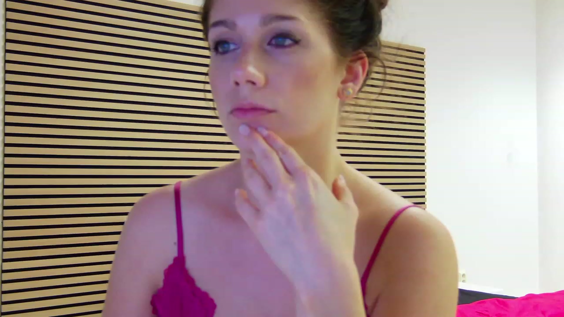 Gallery image thumbnail from Squirrel_MFC's myfreecams stream on, 07/10/2023, 23:03 image 17 of 20