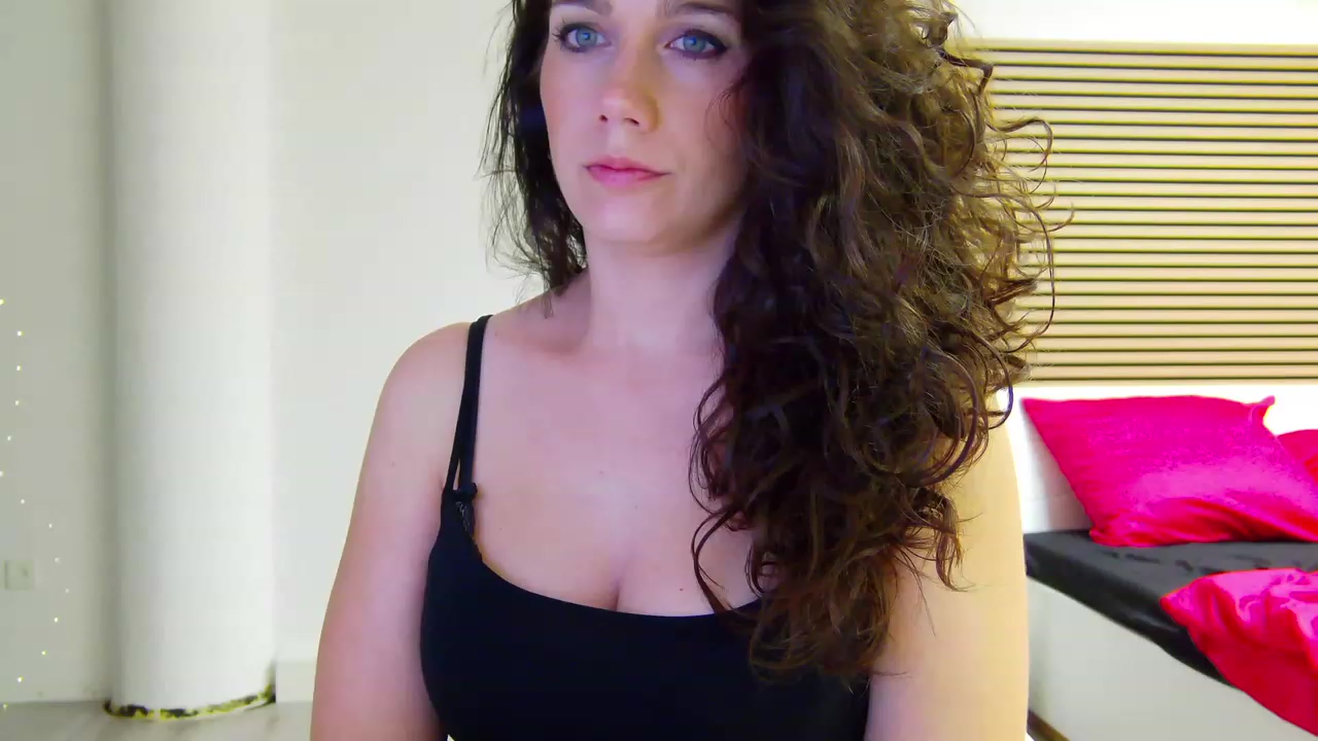 Gallery image thumbnail from Squirrel_MFC's myfreecams stream on, 07/11/2023, 23:10 image 2 of 20