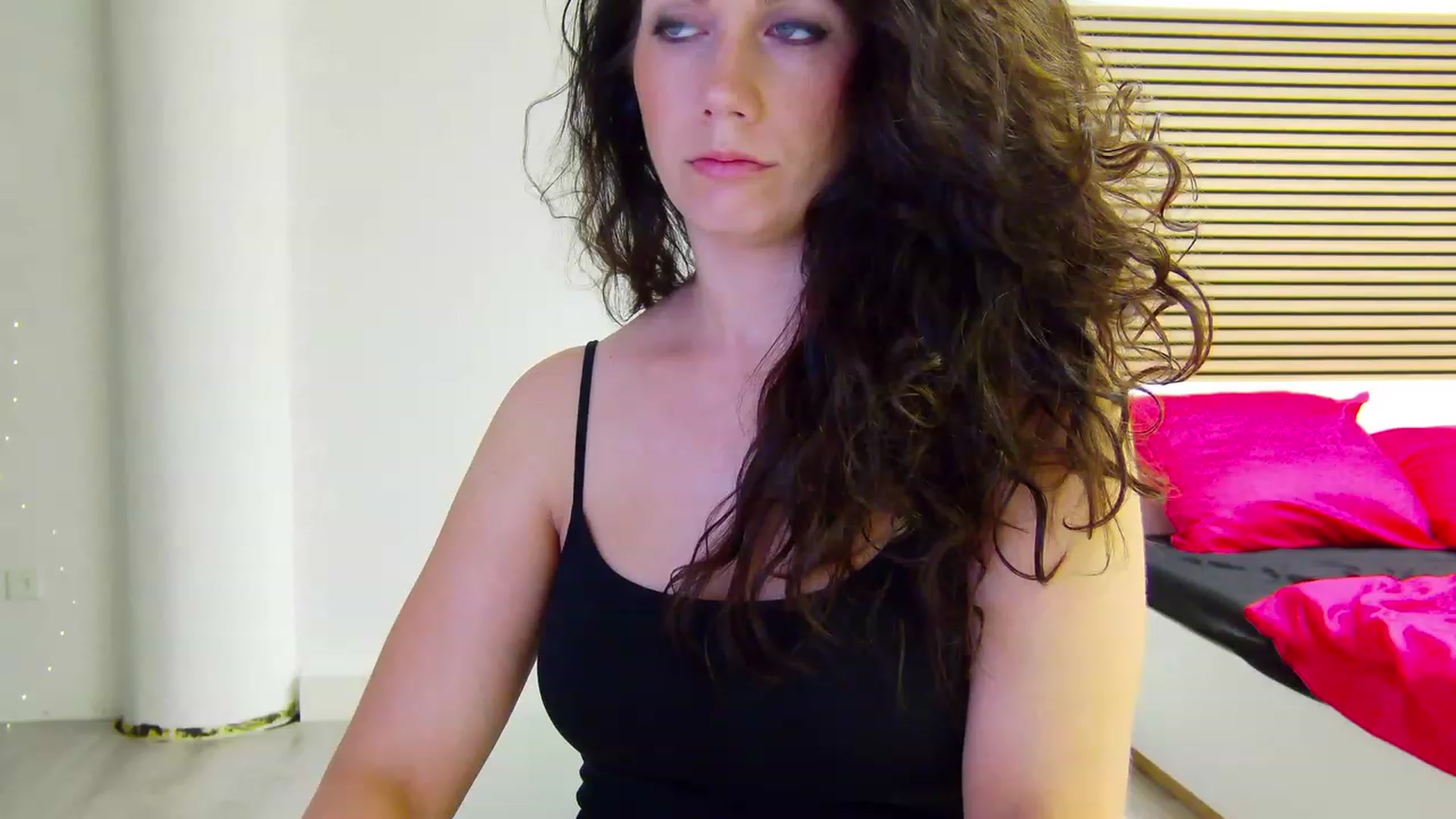 Gallery image thumbnail from Squirrel_MFC's myfreecams stream on, 07/11/2023, 23:10 image 6 of 20