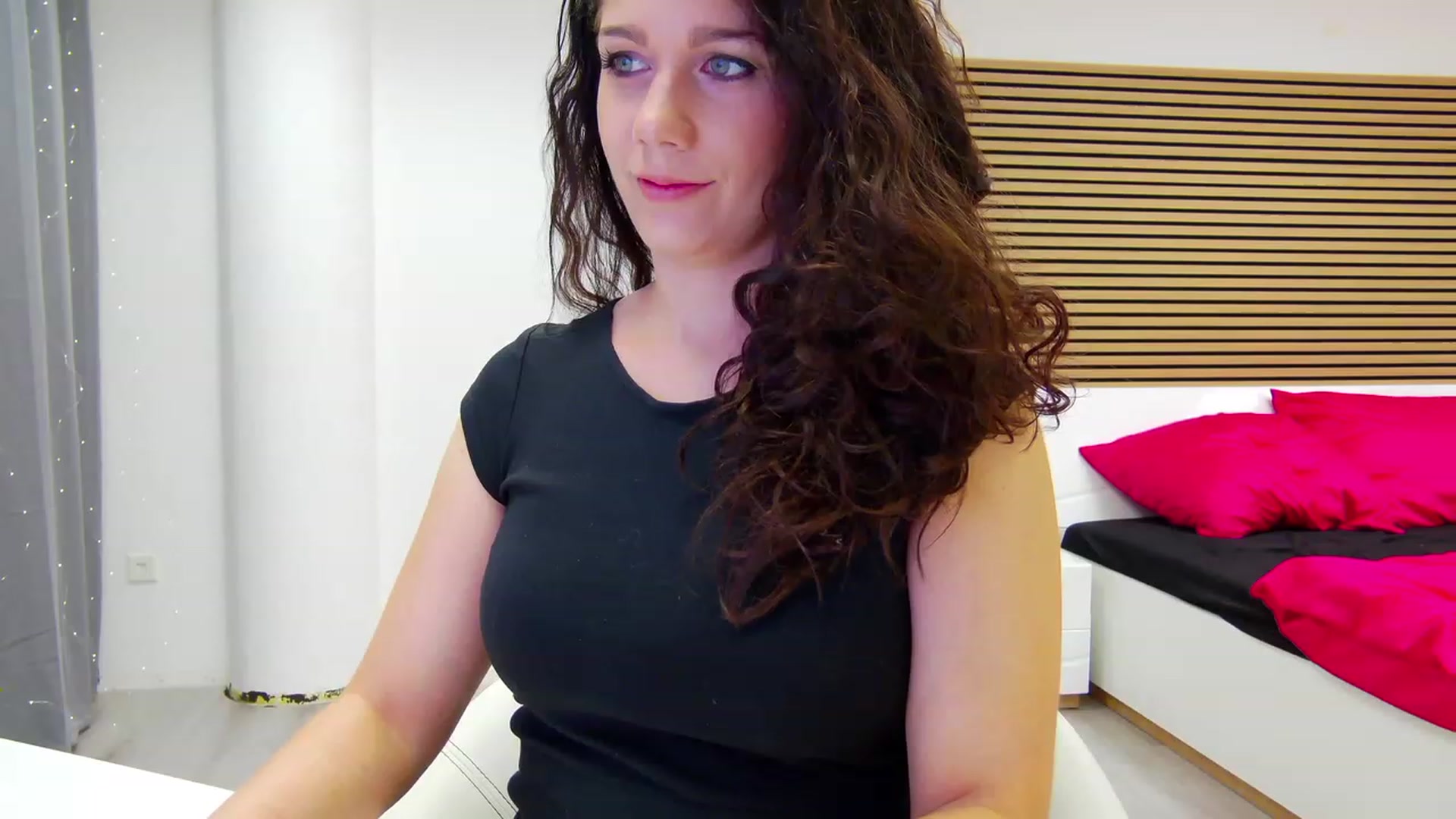 Gallery image thumbnail from Squirrel_MFC's myfreecams stream on, 07/12/2023, 21:16 image 7 of 20
