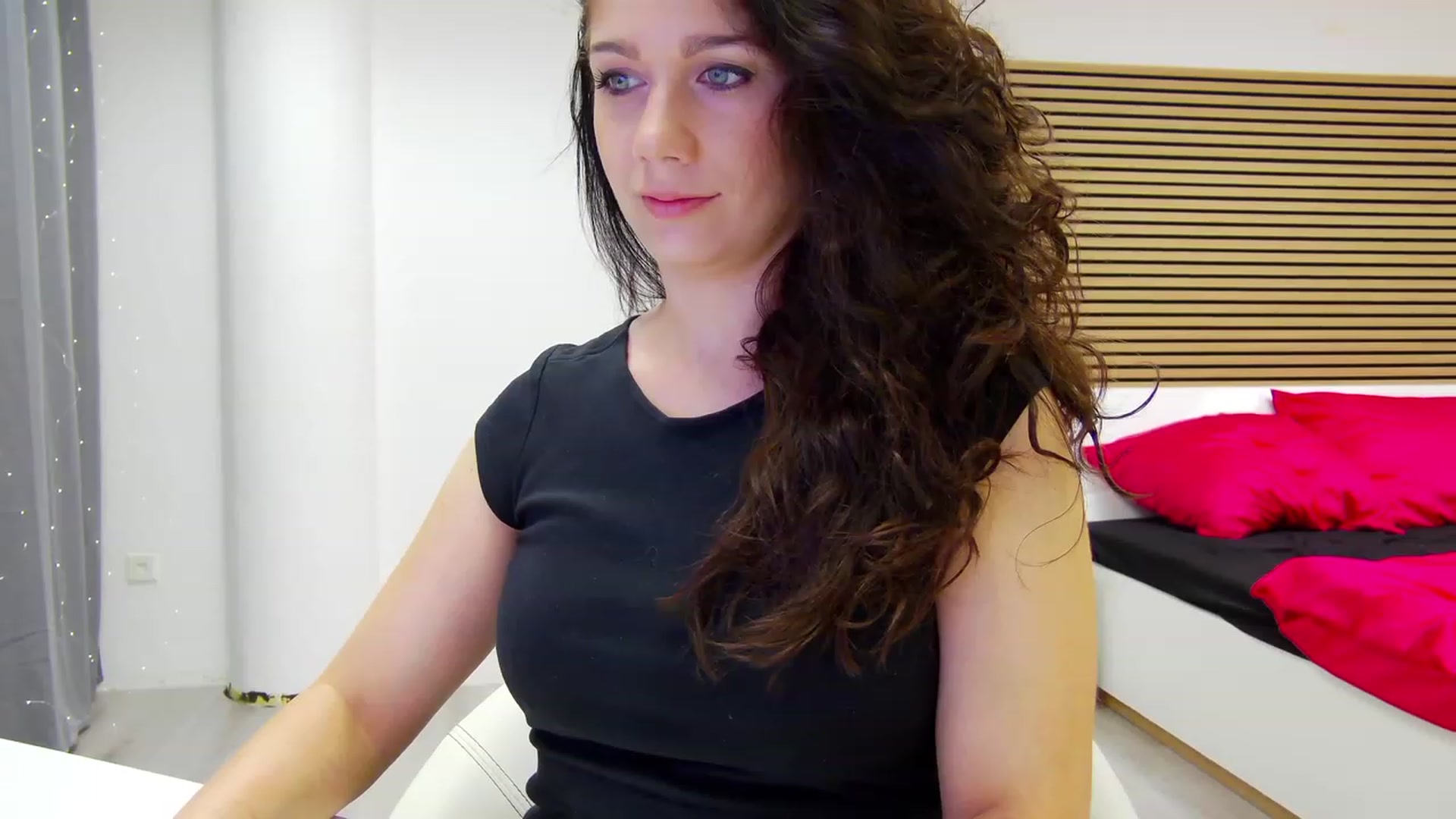 Gallery image thumbnail from Squirrel_MFC's myfreecams stream on, 07/12/2023, 21:16 image 17 of 20