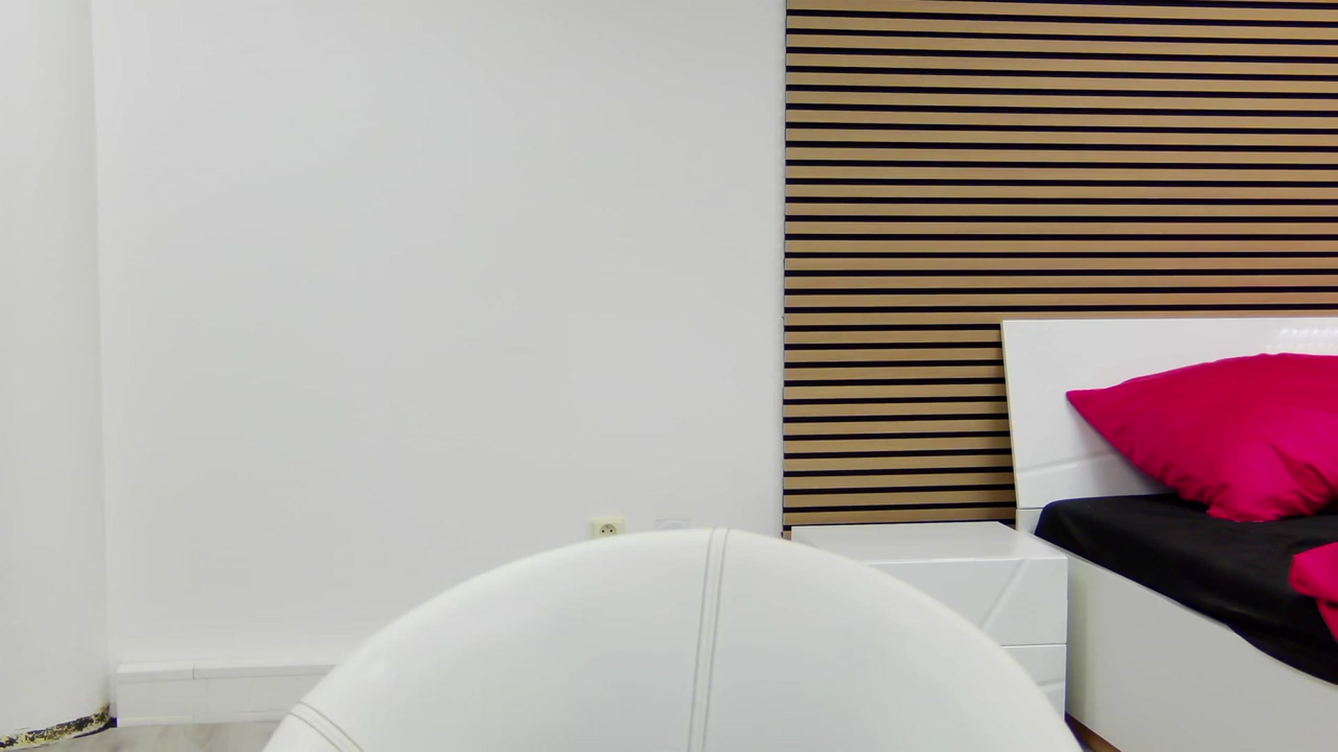 Gallery image thumbnail from Squirrel_MFC's myfreecams stream on, 07/15/2023, 22:58 image 5 of 20