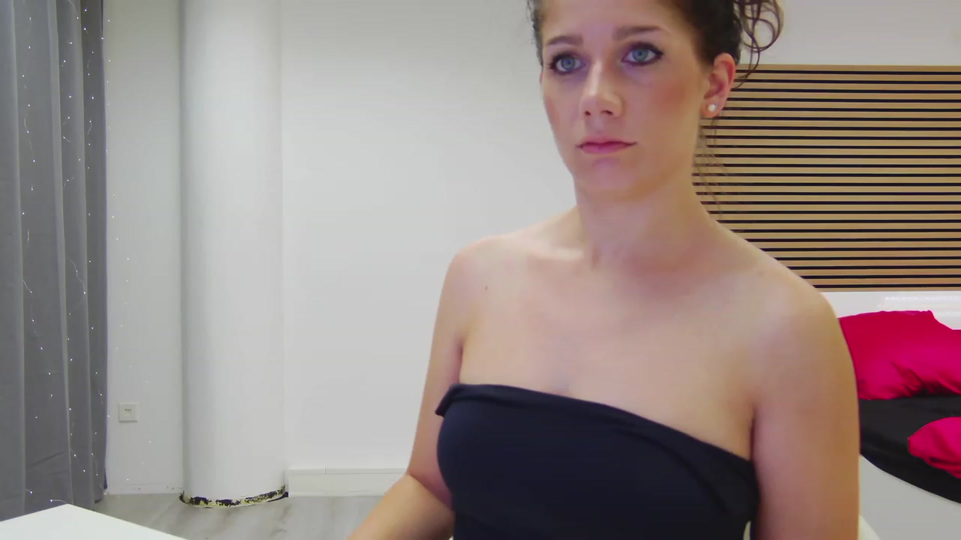 Gallery image thumbnail from Squirrel_MFC's myfreecams stream on, 07/17/2023, 23:08 image 17 of 20