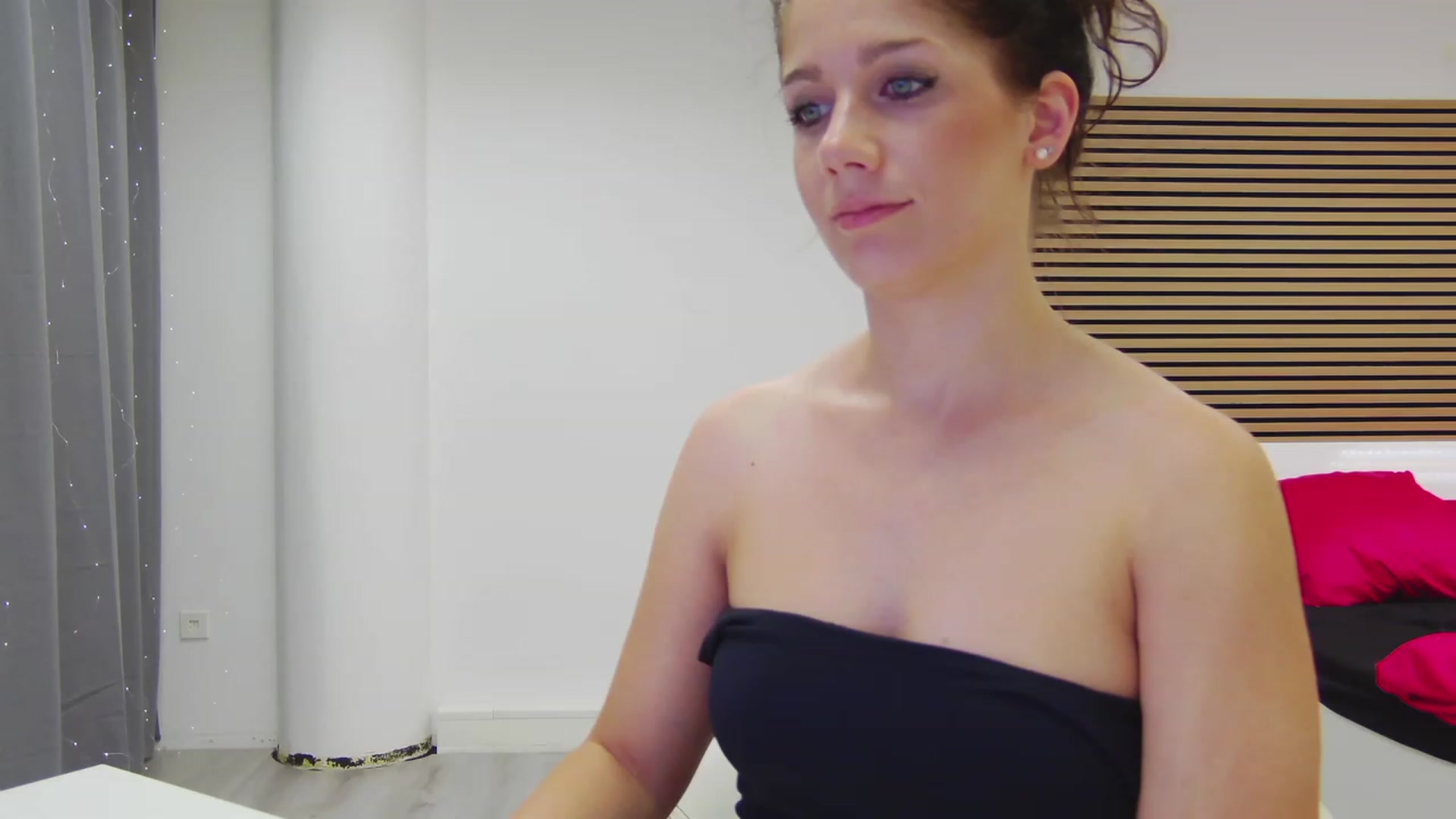 Gallery image thumbnail from Squirrel_MFC's myfreecams stream on, 07/17/2023, 23:08 image 19 of 20