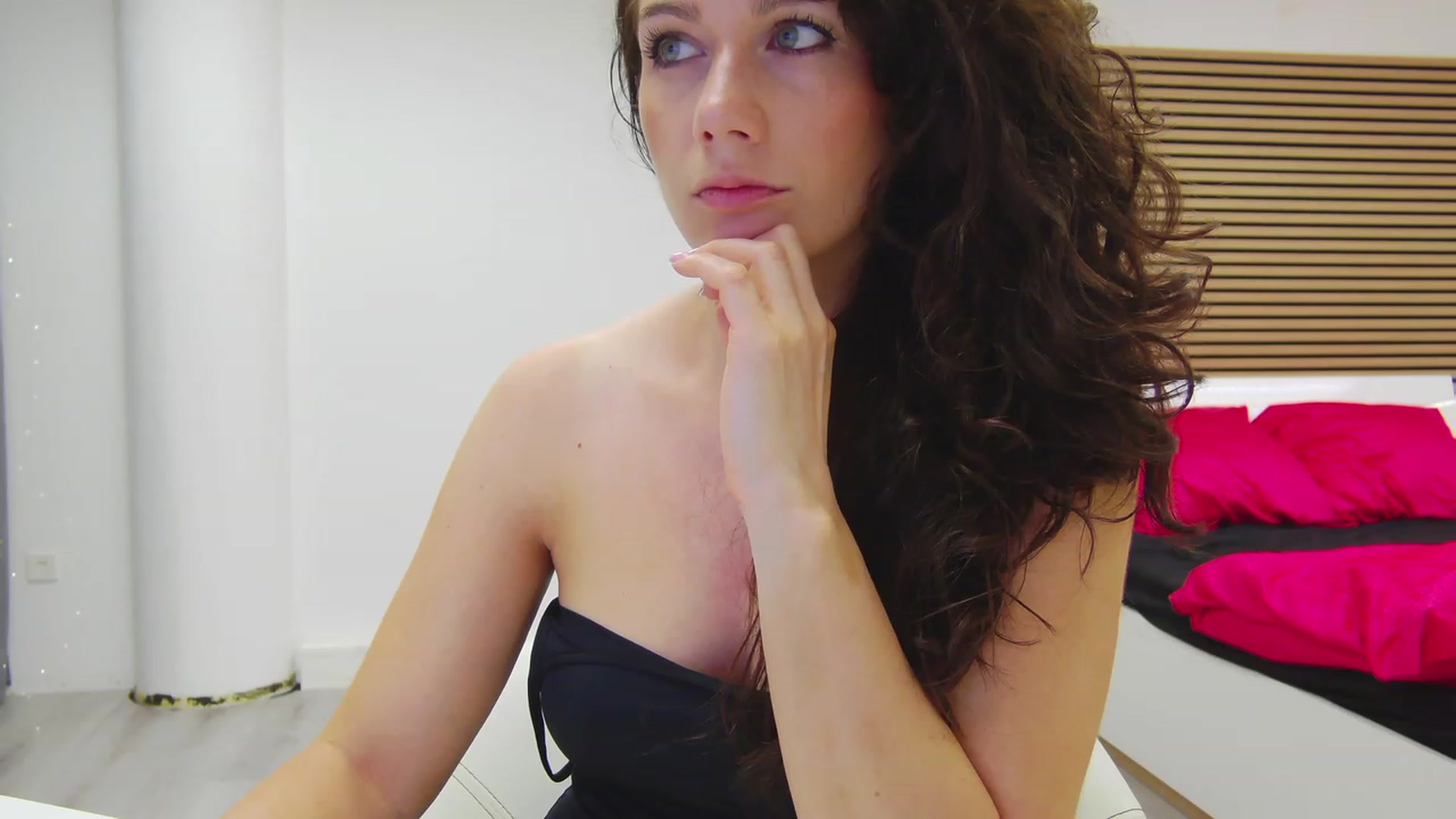 Gallery image thumbnail from Squirrel_MFC's myfreecams stream on, 07/19/2023, 24:40 image 6 of 20