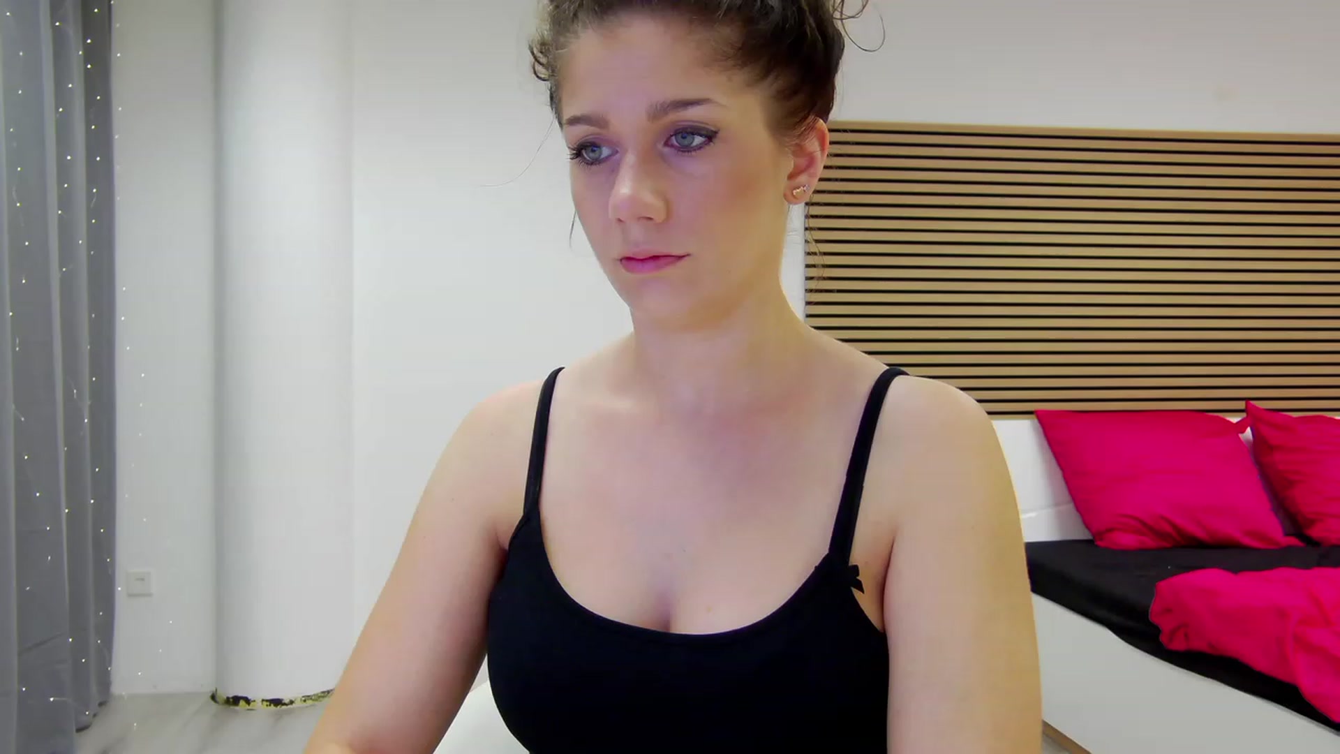 Gallery image thumbnail from Squirrel_MFC's myfreecams stream on, 07/21/2023, 22:57 image 5 of 20