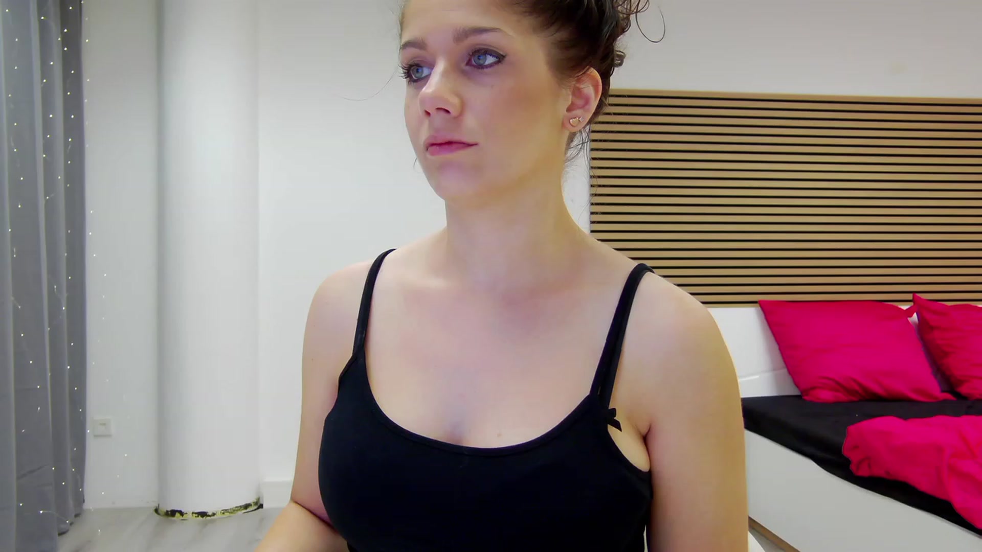 Gallery image thumbnail from Squirrel_MFC's myfreecams stream on, 07/21/2023, 22:57 image 2 of 20