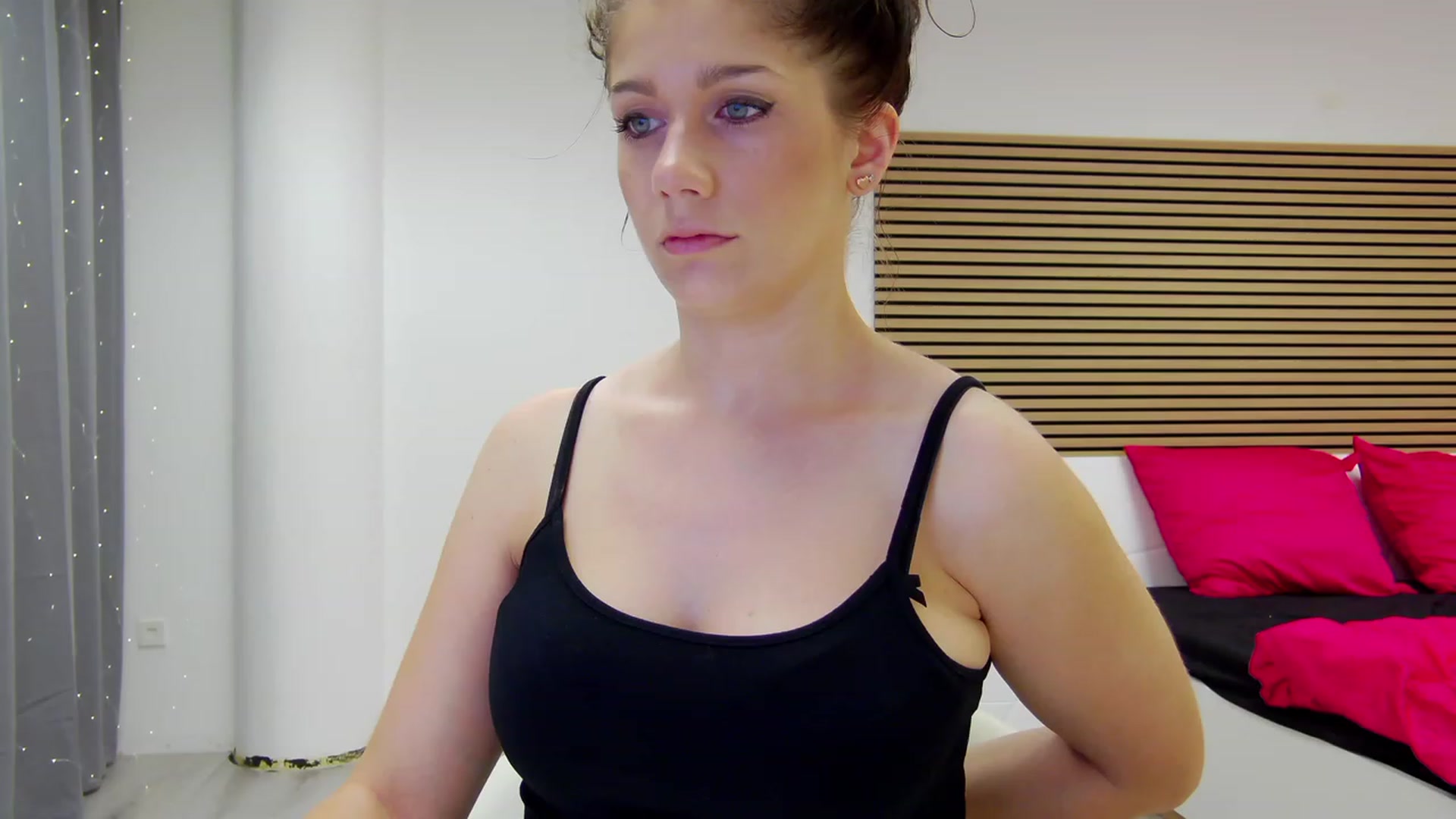 Gallery image thumbnail from Squirrel_MFC's myfreecams stream on, 07/21/2023, 22:57 image 6 of 20