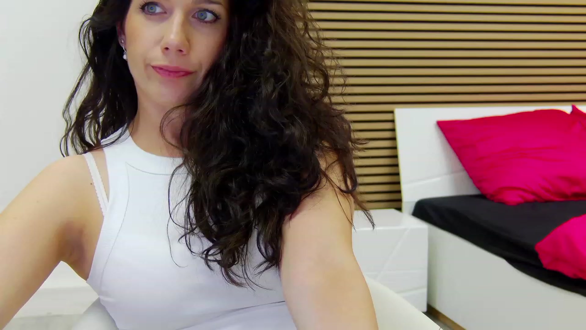 Gallery image thumbnail from Squirrel_MFC's myfreecams stream on, 07/22/2023, 21:48 image 10 of 20