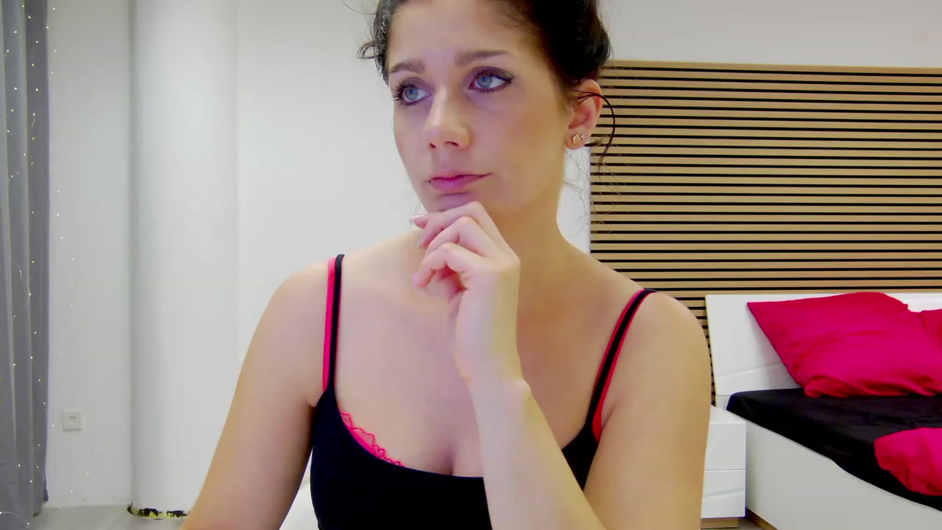 Gallery image thumbnail from Squirrel_MFC's myfreecams stream on, 07/24/2023, 23:21 image 3 of 20