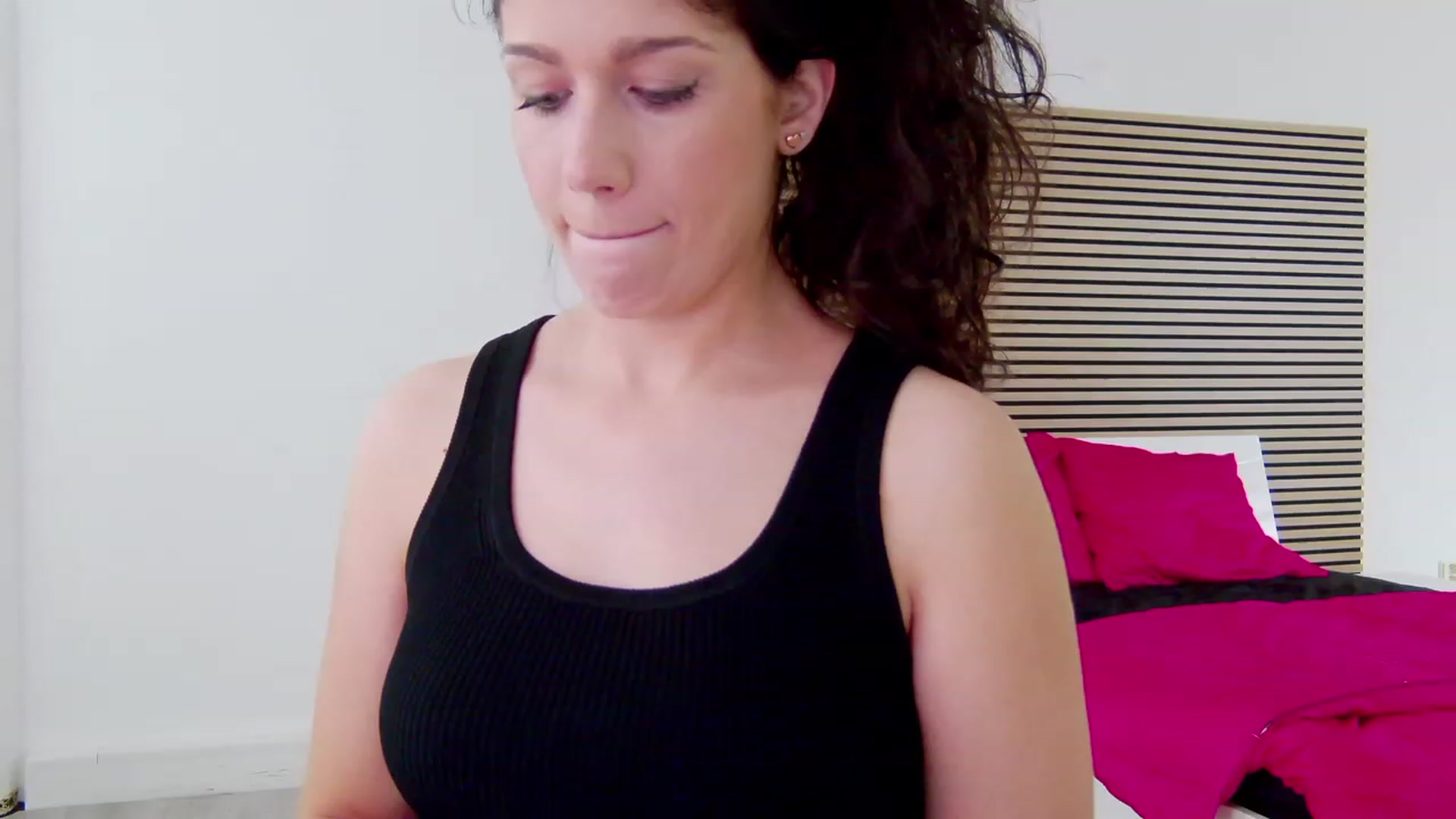 Gallery image thumbnail from Squirrel_MFC's myfreecams stream on, 07/27/2023, 17:07 image 1 of 20
