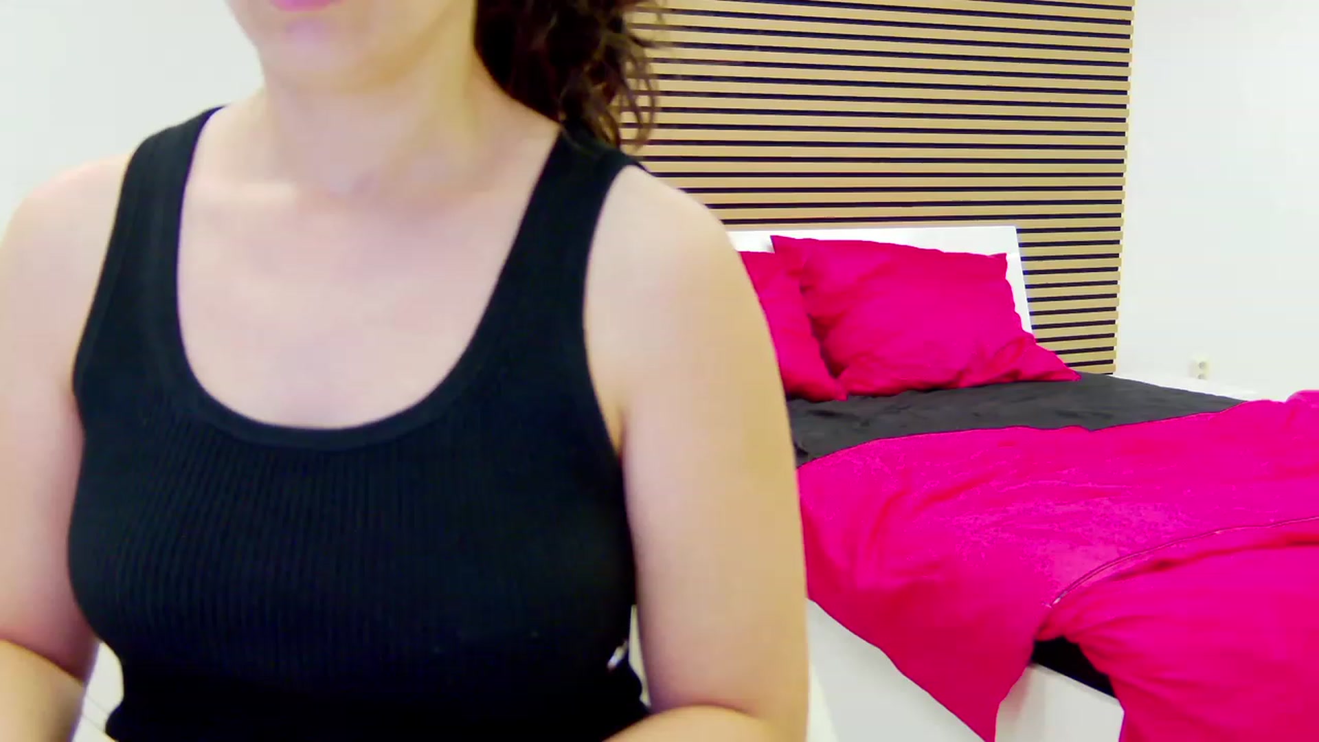 Gallery image thumbnail from Squirrel_MFC's myfreecams stream on, 07/29/2023, 23:37 image 4 of 20