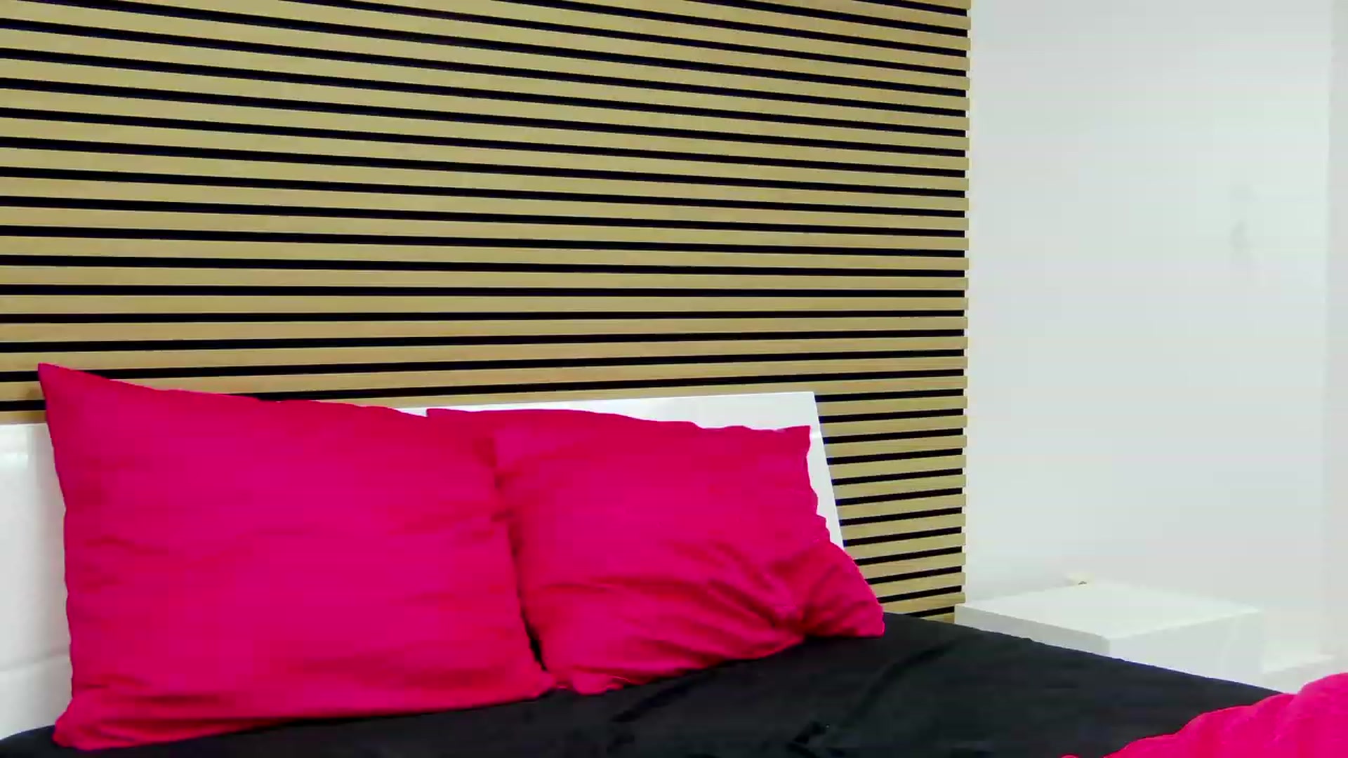 Gallery image thumbnail from Squirrel_MFC's myfreecams stream on, 08/03/2023, 23:56 image 18 of 20