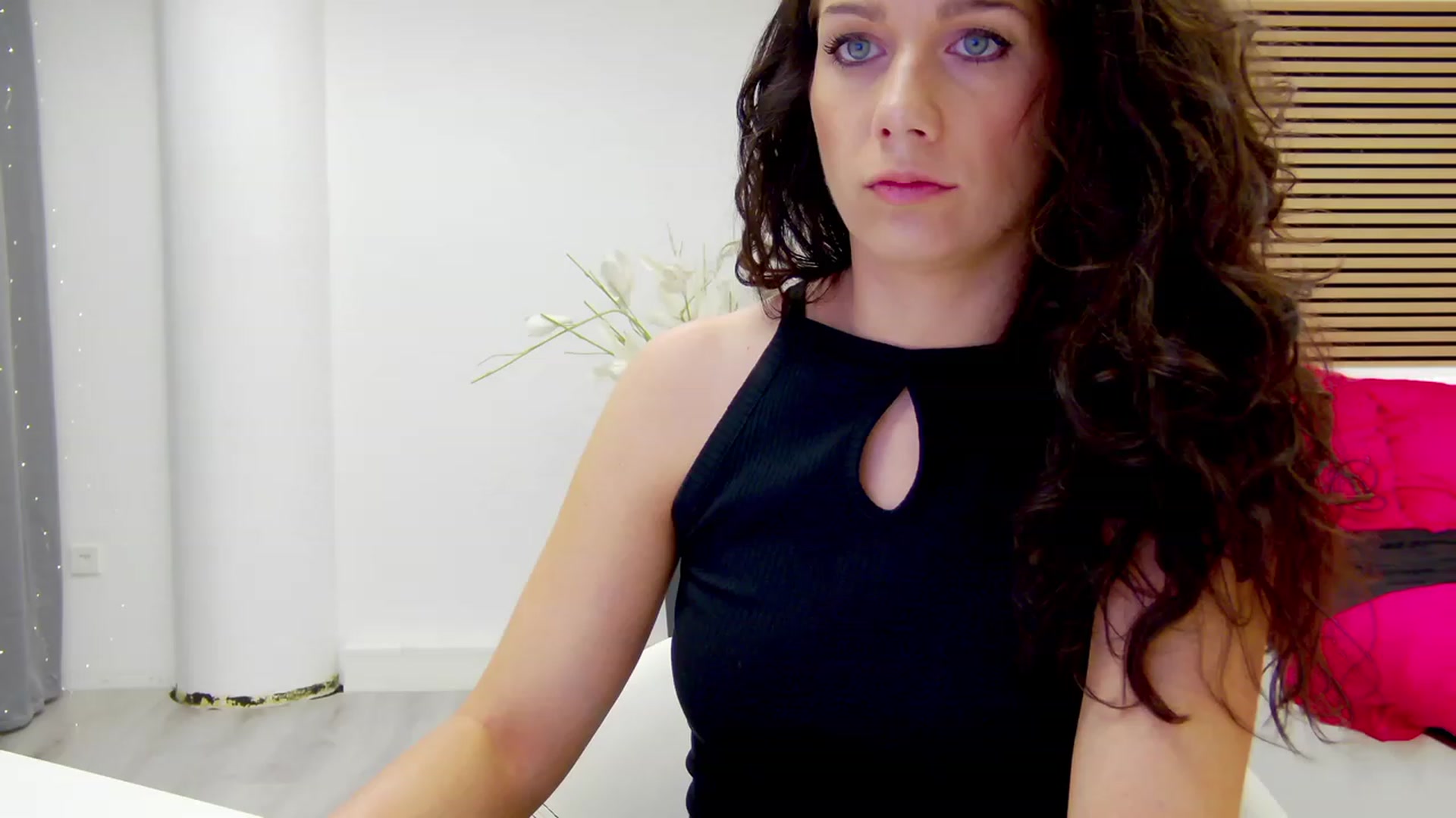 Gallery image thumbnail from Squirrel_MFC's myfreecams stream on, 08/05/2023, 24:02 image 5 of 20