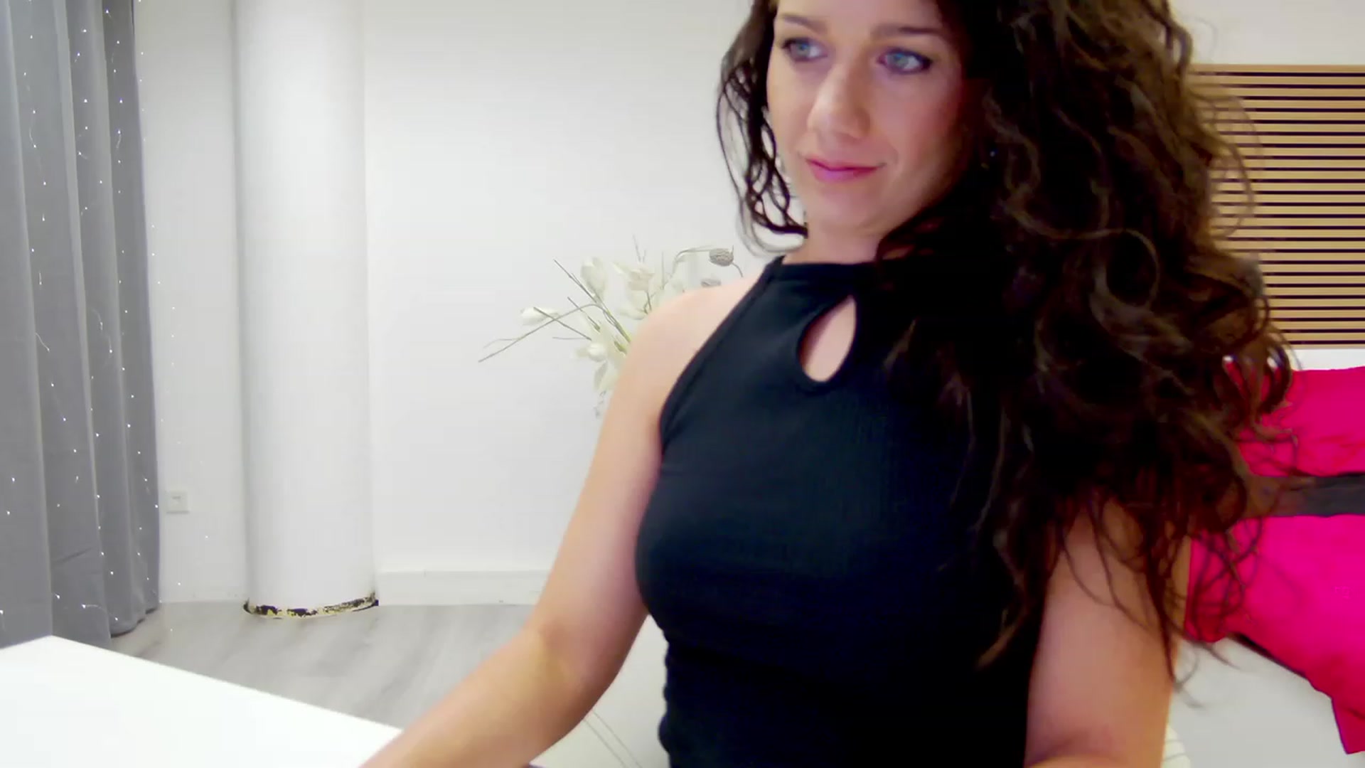 Gallery image thumbnail from Squirrel_MFC's myfreecams stream on, 08/05/2023, 24:02 image 8 of 20