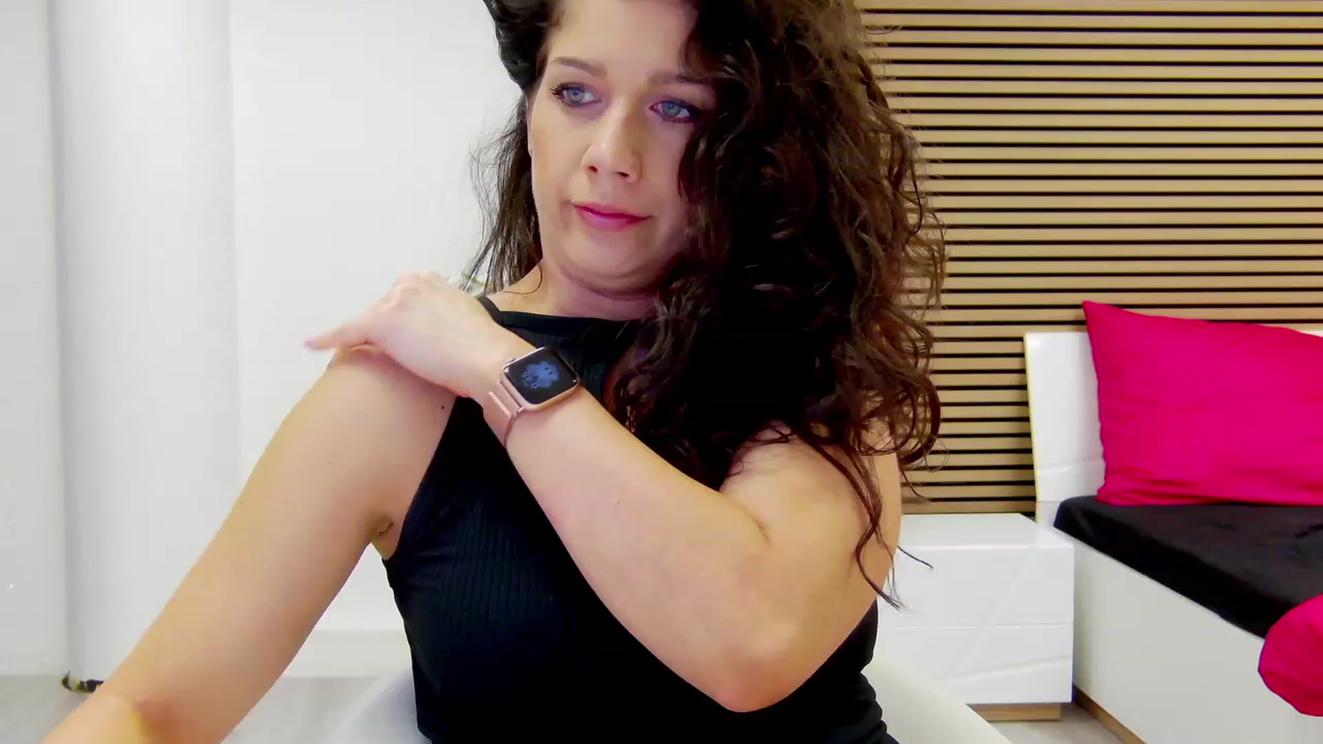 Gallery image thumbnail from Squirrel_MFC's myfreecams stream on, 08/05/2023, 24:02 image 4 of 20