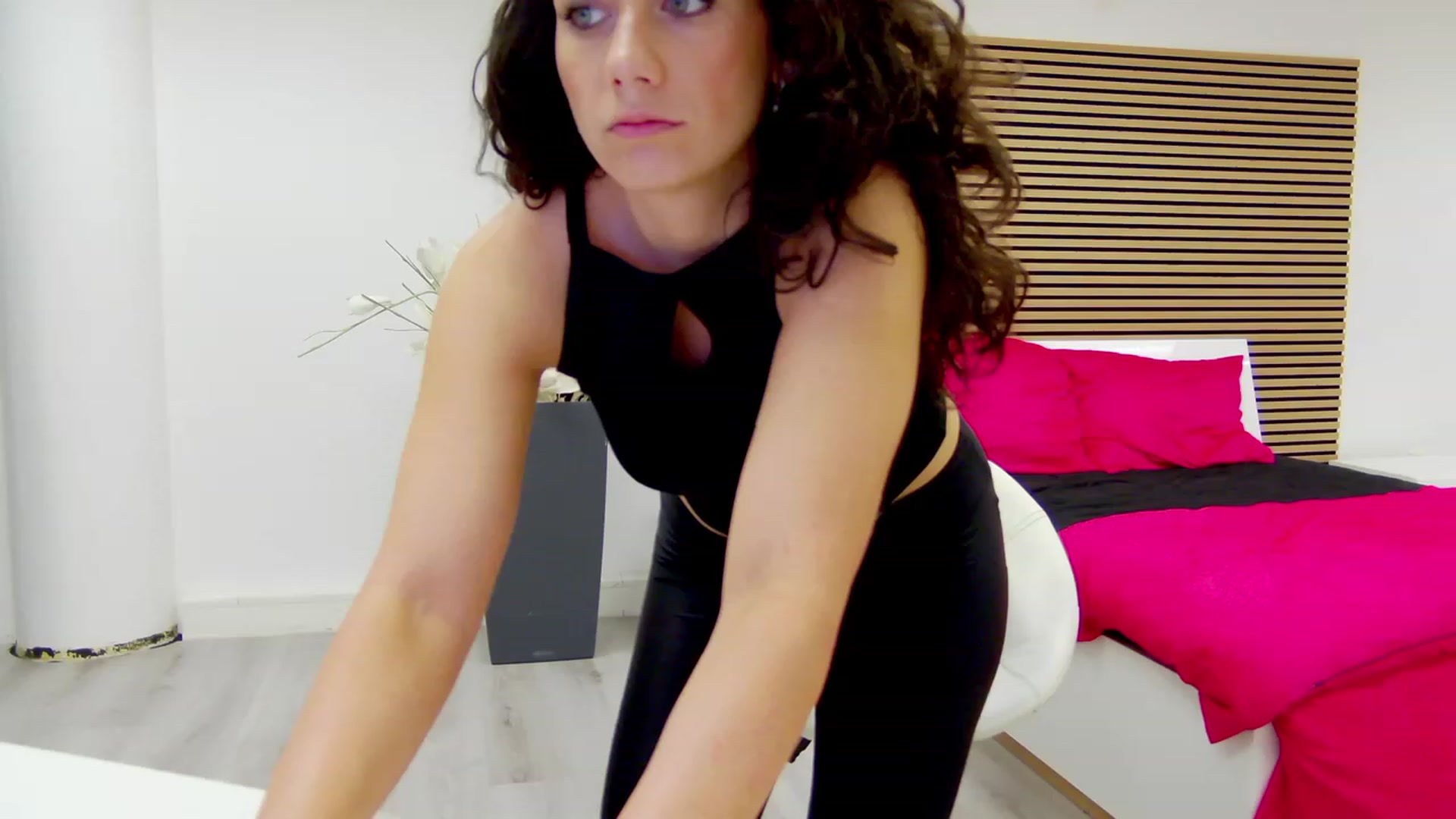 Gallery image thumbnail from Squirrel_MFC's myfreecams stream on, 08/05/2023, 24:02 image 18 of 20