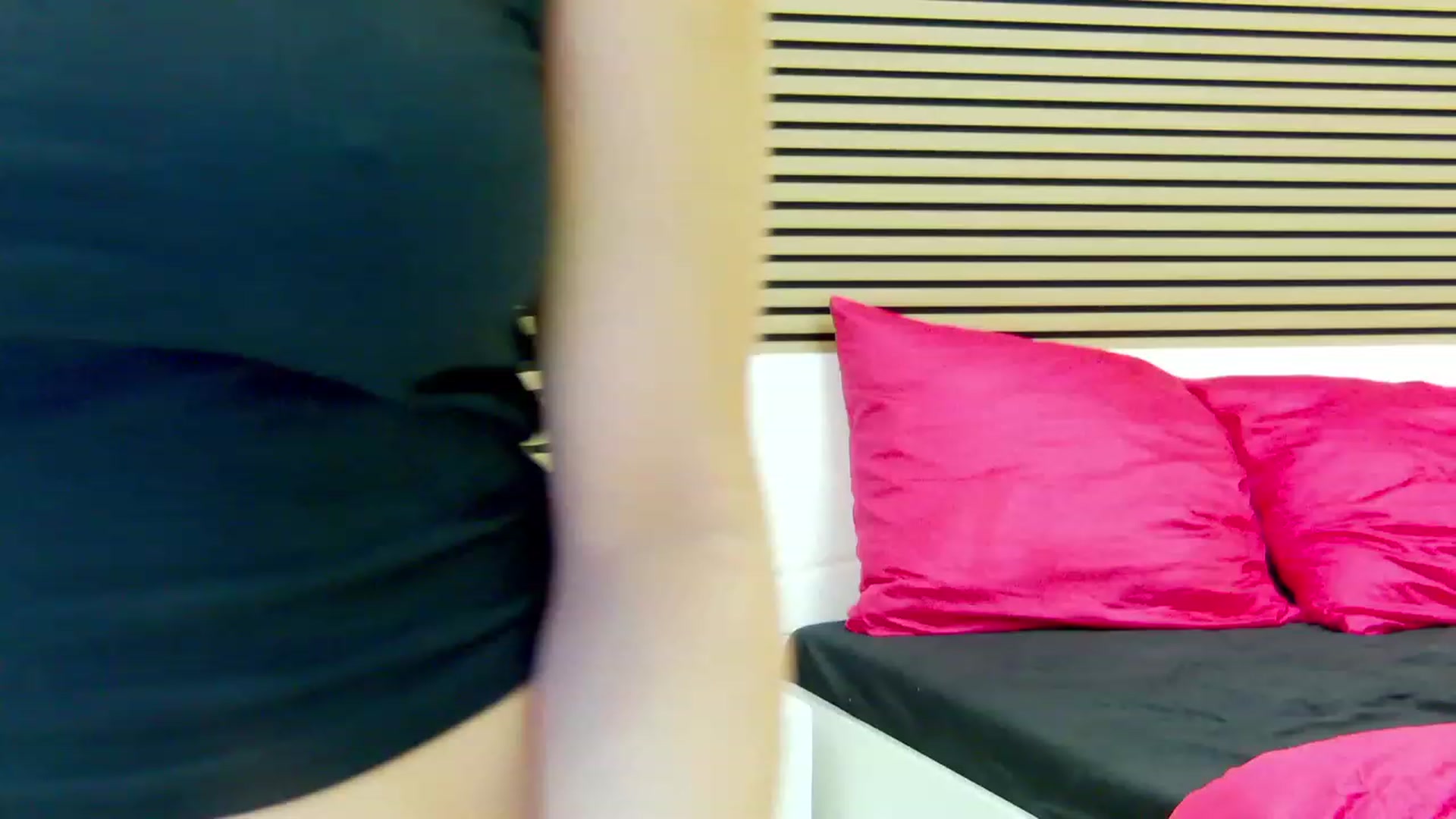 Gallery image thumbnail from Squirrel_MFC's myfreecams stream on, 08/05/2023, 24:53 image 12 of 20