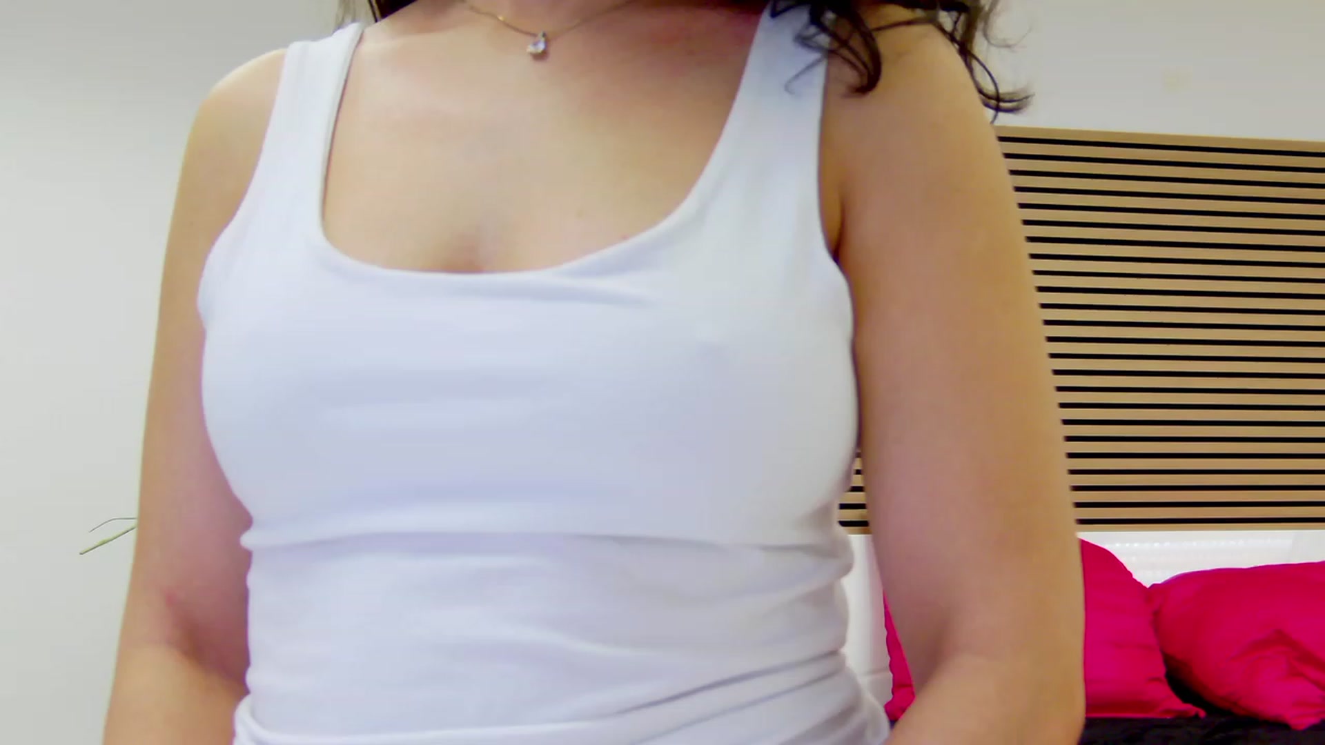 Gallery image thumbnail from Squirrel_MFC's myfreecams stream on, 08/06/2023, 02:07 image 10 of 20
