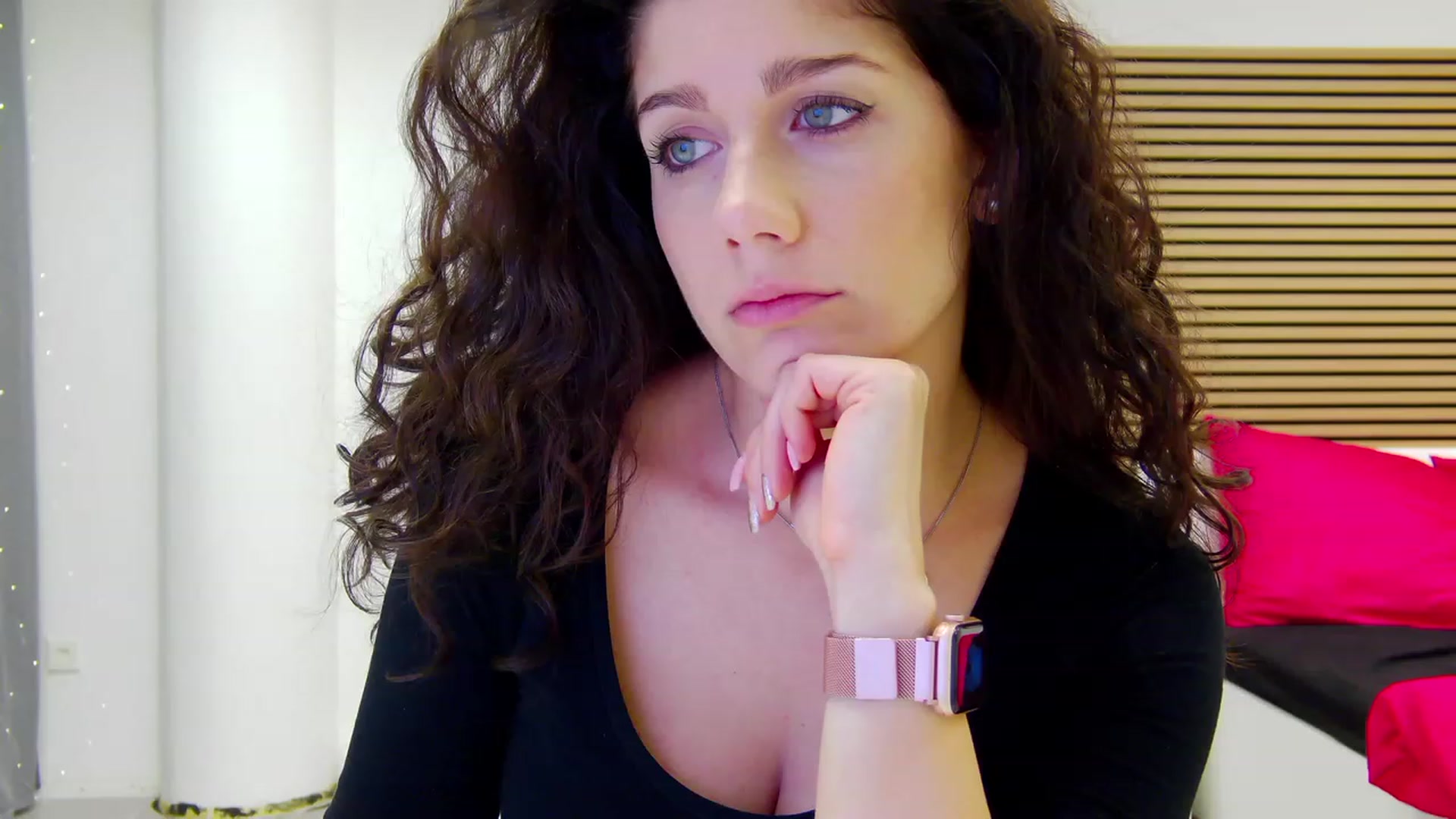 Gallery image thumbnail from Squirrel_MFC's myfreecams stream on, 08/08/2023, 21:11 image 15 of 20