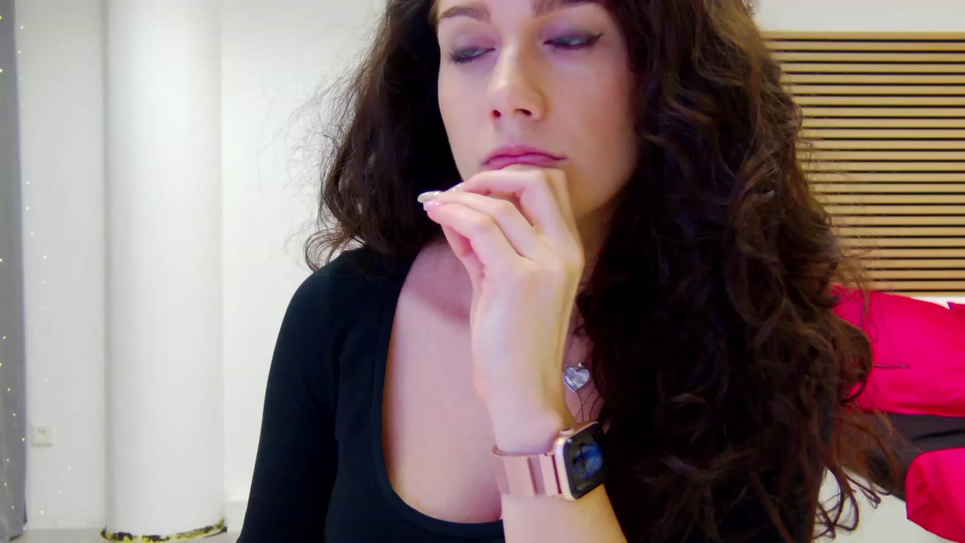 Gallery image thumbnail from Squirrel_MFC's myfreecams stream on, 08/08/2023, 21:11 image 13 of 20