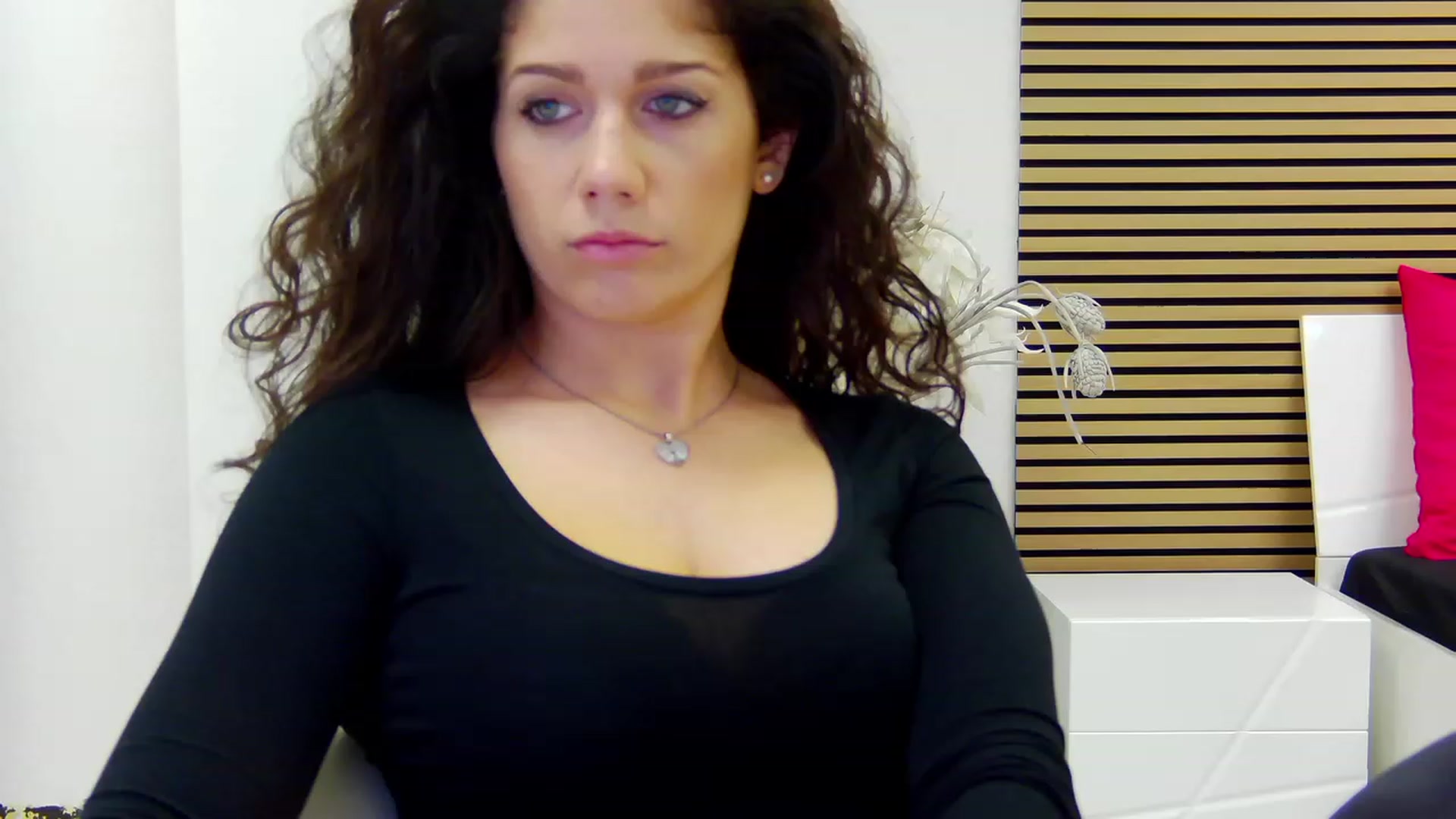 Gallery image thumbnail from Squirrel_MFC's myfreecams stream on, 08/08/2023, 21:11 image 5 of 20