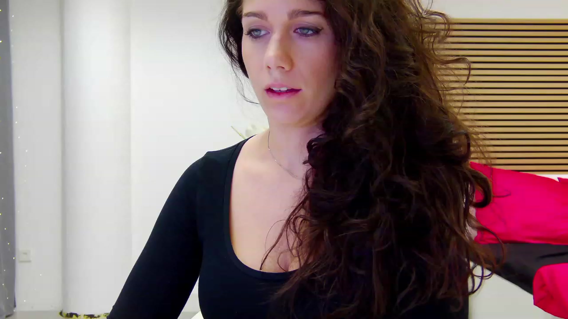 Gallery image thumbnail from Squirrel_MFC's myfreecams stream on, 08/08/2023, 21:11 image 12 of 20