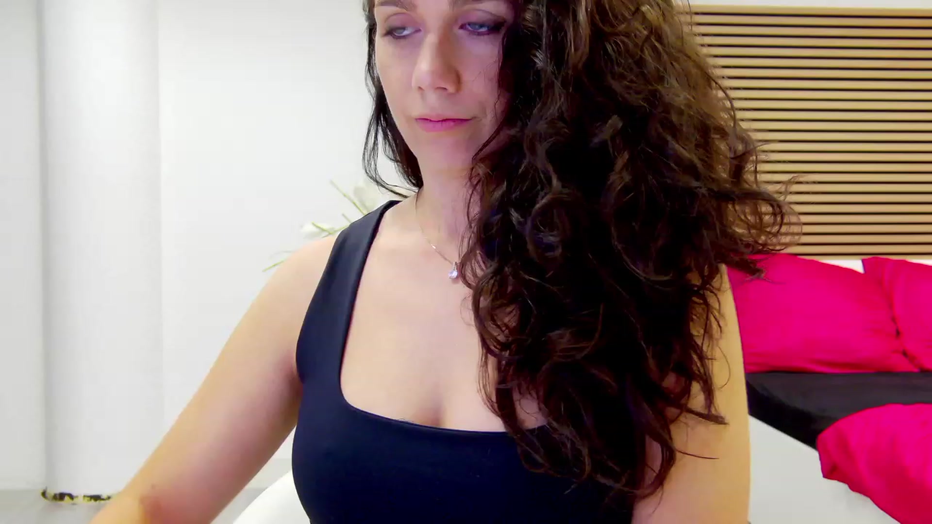 Gallery image thumbnail from Squirrel_MFC's myfreecams stream on, 08/10/2023, 22:46 image 14 of 20