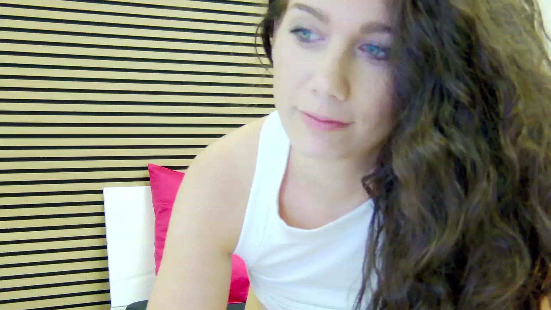 Gallery image thumbnail from Squirrel_MFC's myfreecams stream on, 08/11/2023, 23:57 image 17 of 20