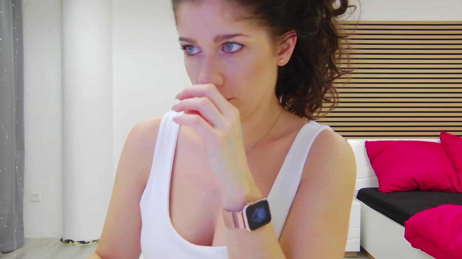 Gallery image thumbnail from Squirrel_MFC's myfreecams stream on, 08/14/2023, 22:35 image 10 of 20