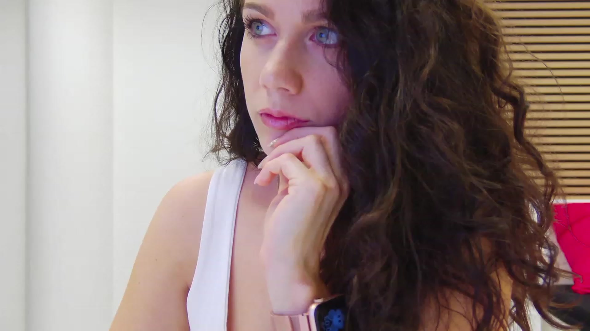 Gallery image thumbnail from Squirrel_MFC's myfreecams stream on, 08/14/2023, 22:35 image 3 of 20