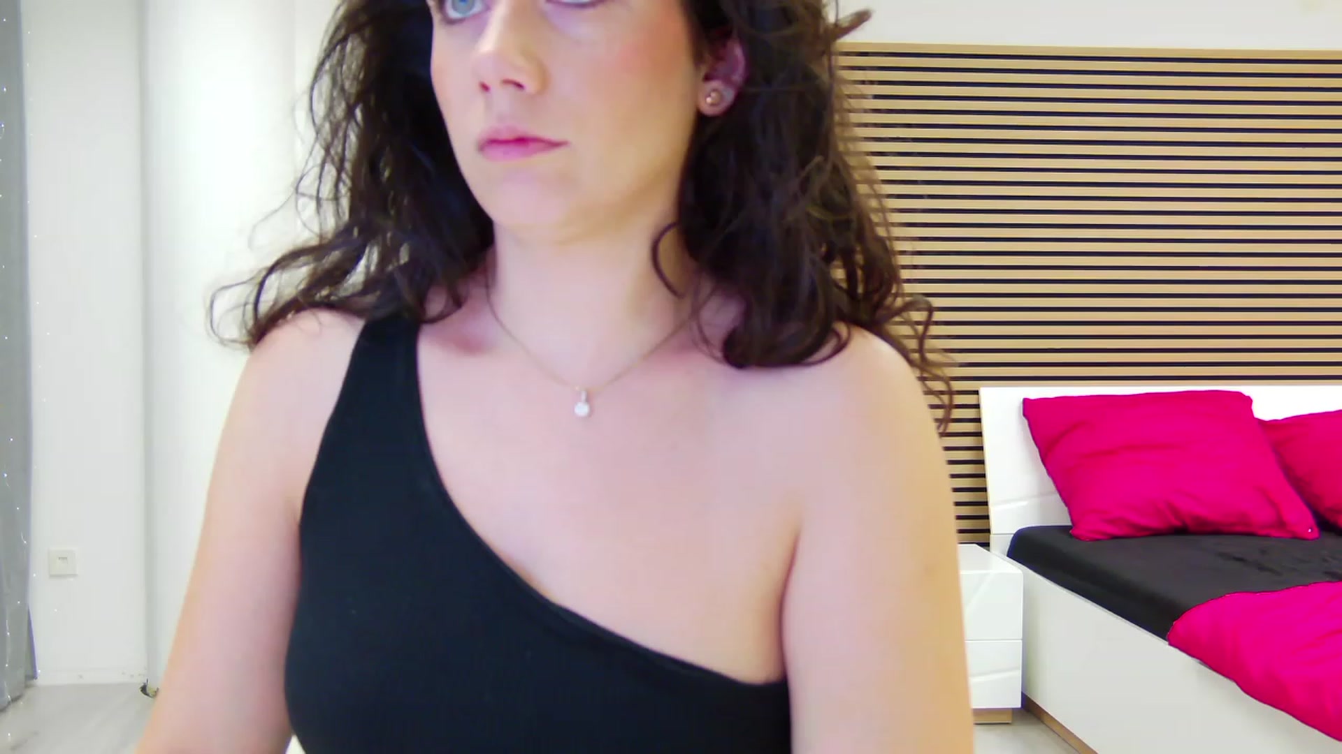 Gallery image thumbnail from Squirrel_MFC's myfreecams stream on, 08/26/2023, 20:00 image 1 of 20