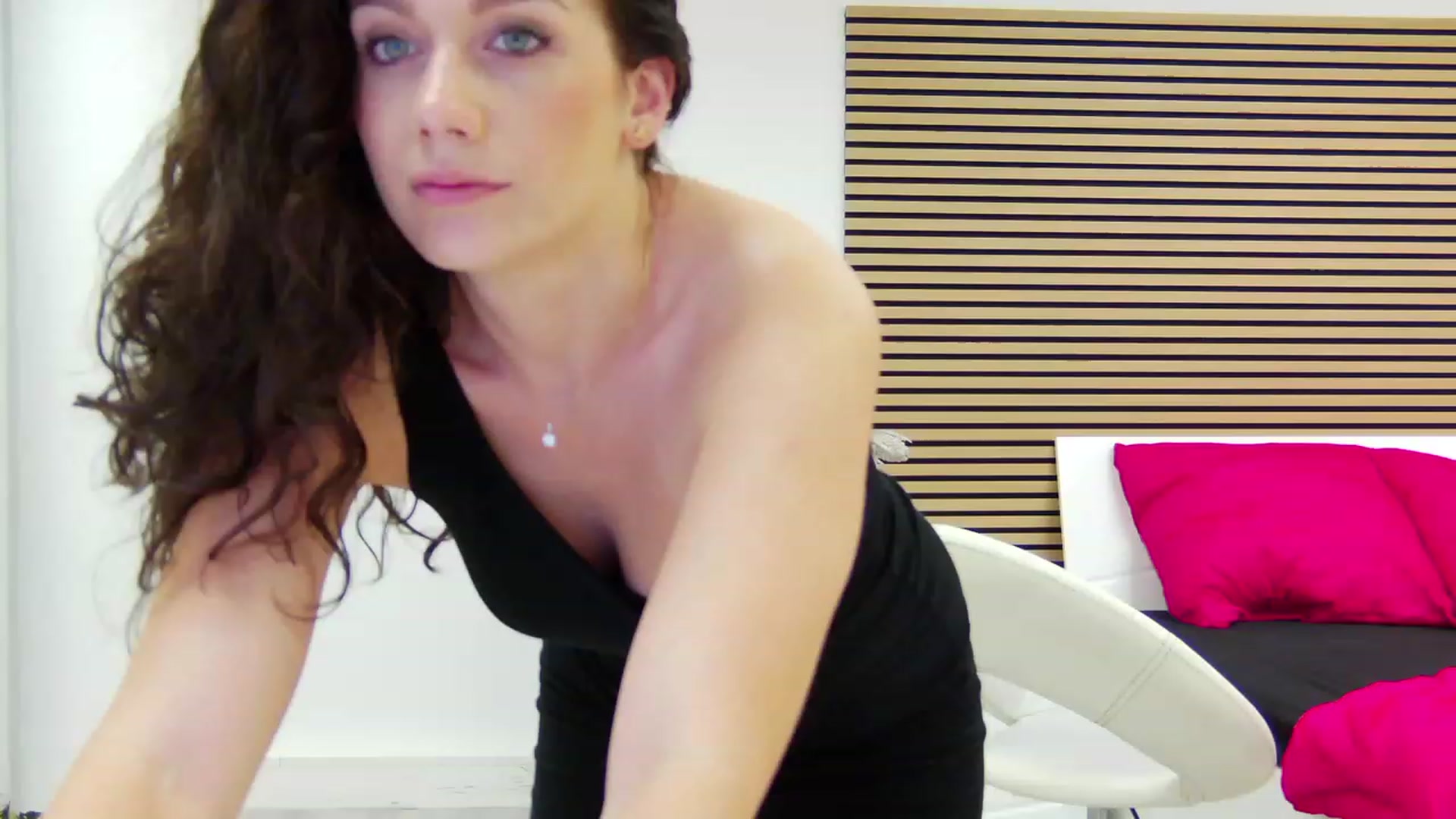 Gallery image thumbnail from Squirrel_MFC's myfreecams stream on, 08/26/2023, 23:10 image 17 of 20