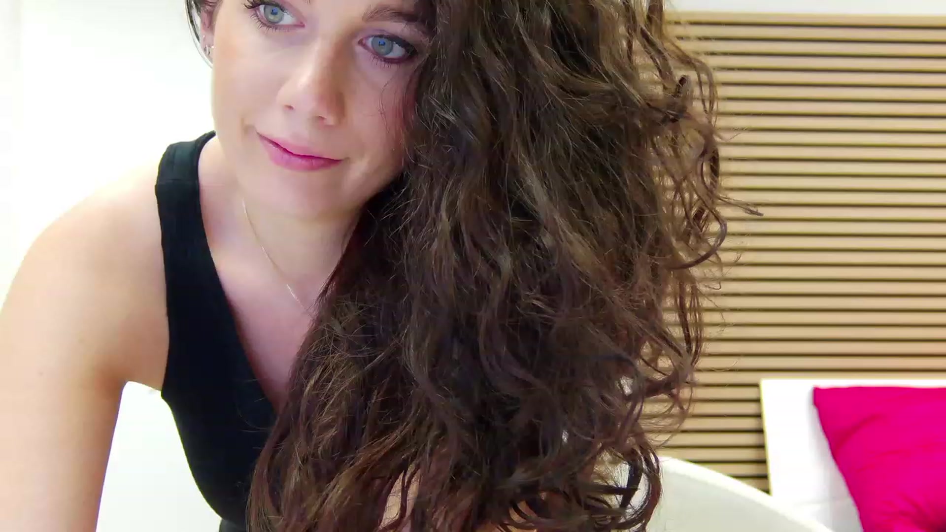Gallery image thumbnail from Squirrel_MFC's myfreecams stream on, 08/26/2023, 23:10 image 19 of 20