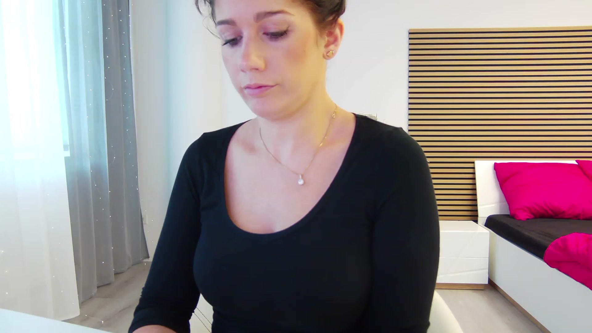 Gallery image thumbnail from Squirrel_MFC's myfreecams stream on, 08/30/2023, 15:10 image 6 of 20