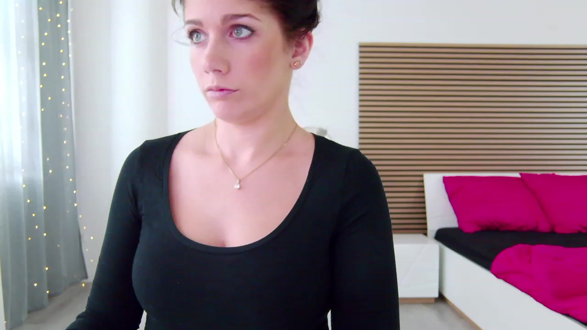 Gallery image thumbnail from Squirrel_MFC's myfreecams stream on, 08/30/2023, 15:10 image 12 of 20