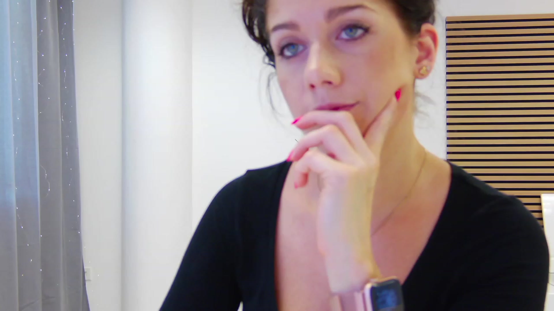 Gallery image thumbnail from Squirrel_MFC's myfreecams stream on, 08/30/2023, 16:52 image 13 of 20