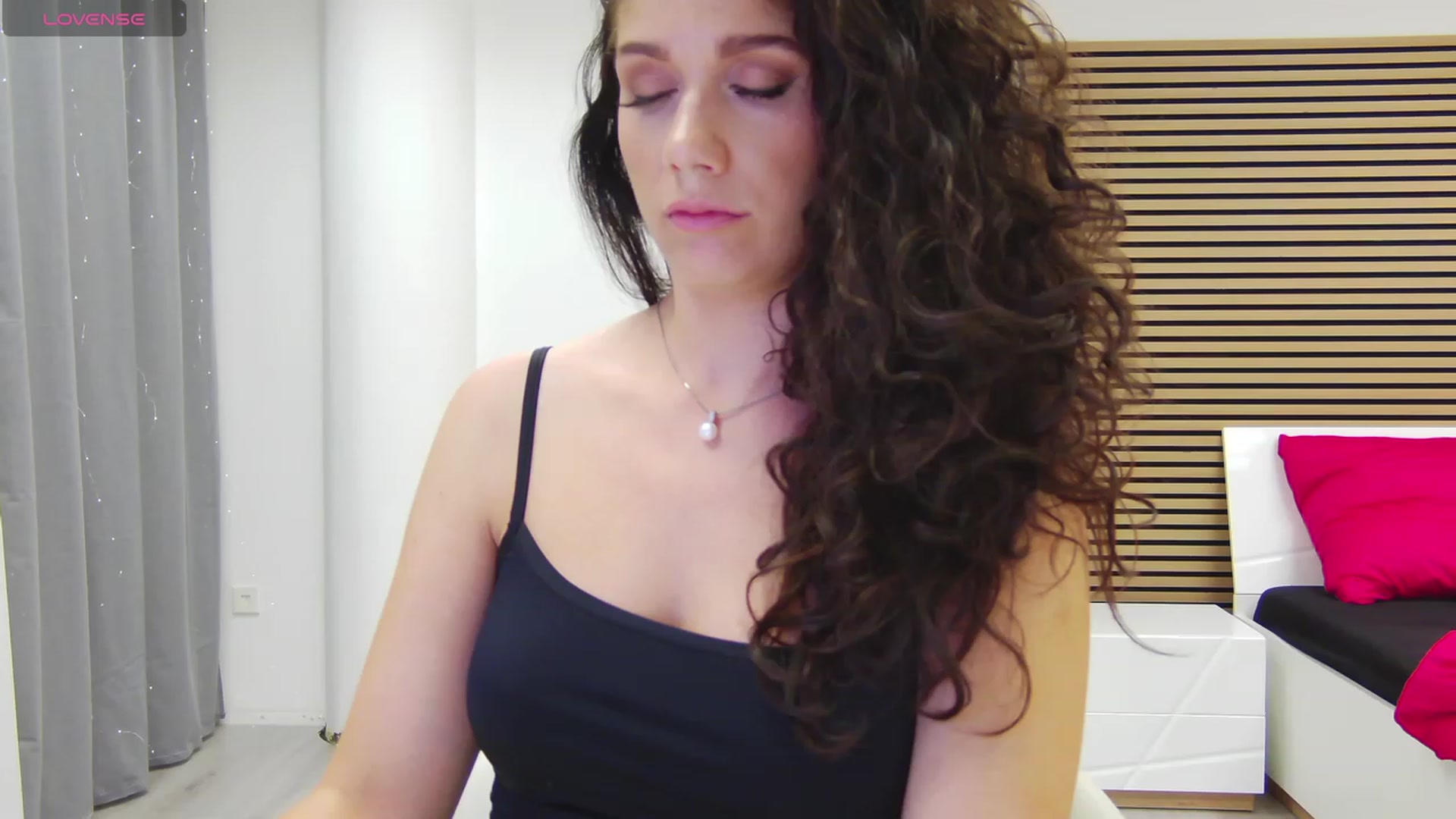 Gallery image thumbnail from Squirrel_MFC's myfreecams stream on, 09/01/2023, 23:13 image 3 of 20