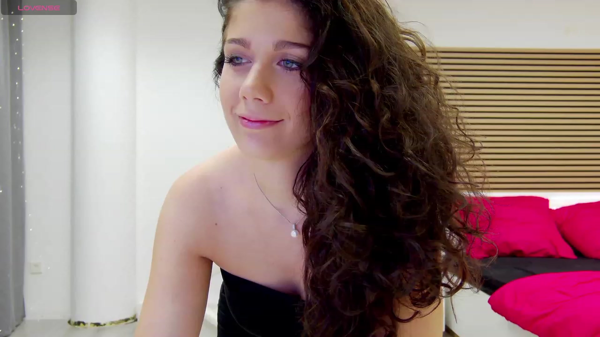 Gallery image thumbnail from Squirrel_MFC's myfreecams stream on, 09/03/2023, 20:46 image 5 of 20
