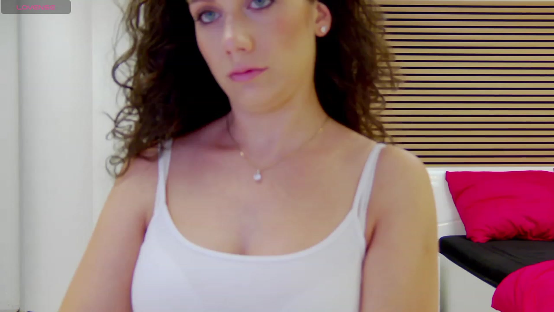 Gallery image thumbnail from Squirrel_MFC's myfreecams stream on, 09/06/2023, 20:28 image 13 of 20
