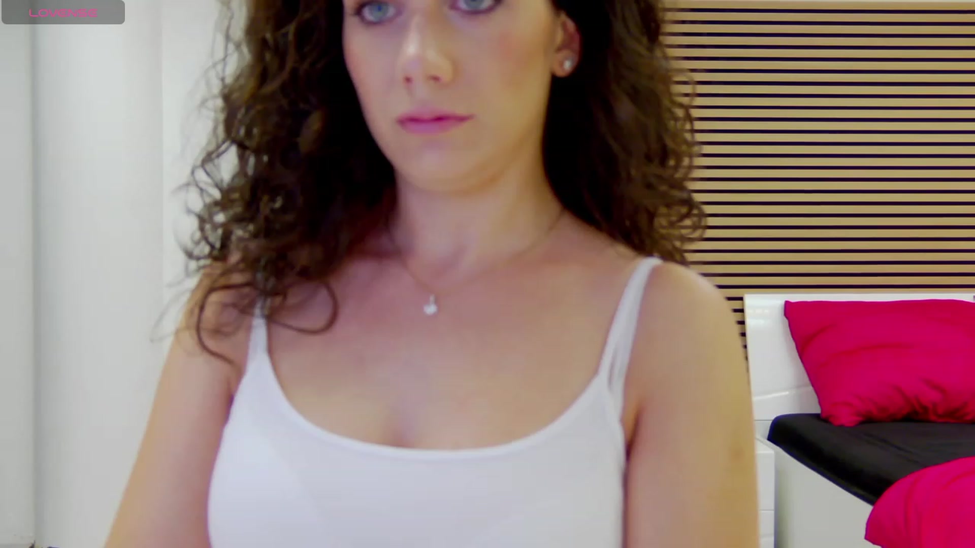Gallery image thumbnail from Squirrel_MFC's myfreecams stream on, 09/06/2023, 20:28 image 16 of 20