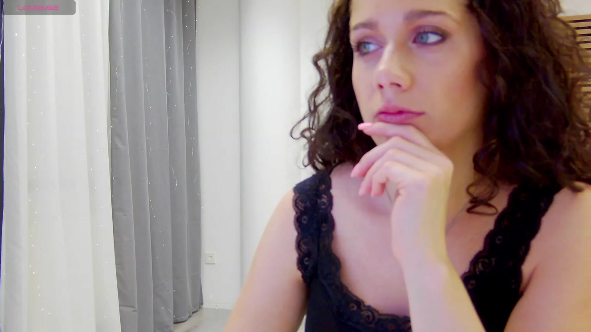 Gallery image thumbnail from Squirrel_MFC's myfreecams stream on, 09/15/2023, 20:58 image 4 of 20