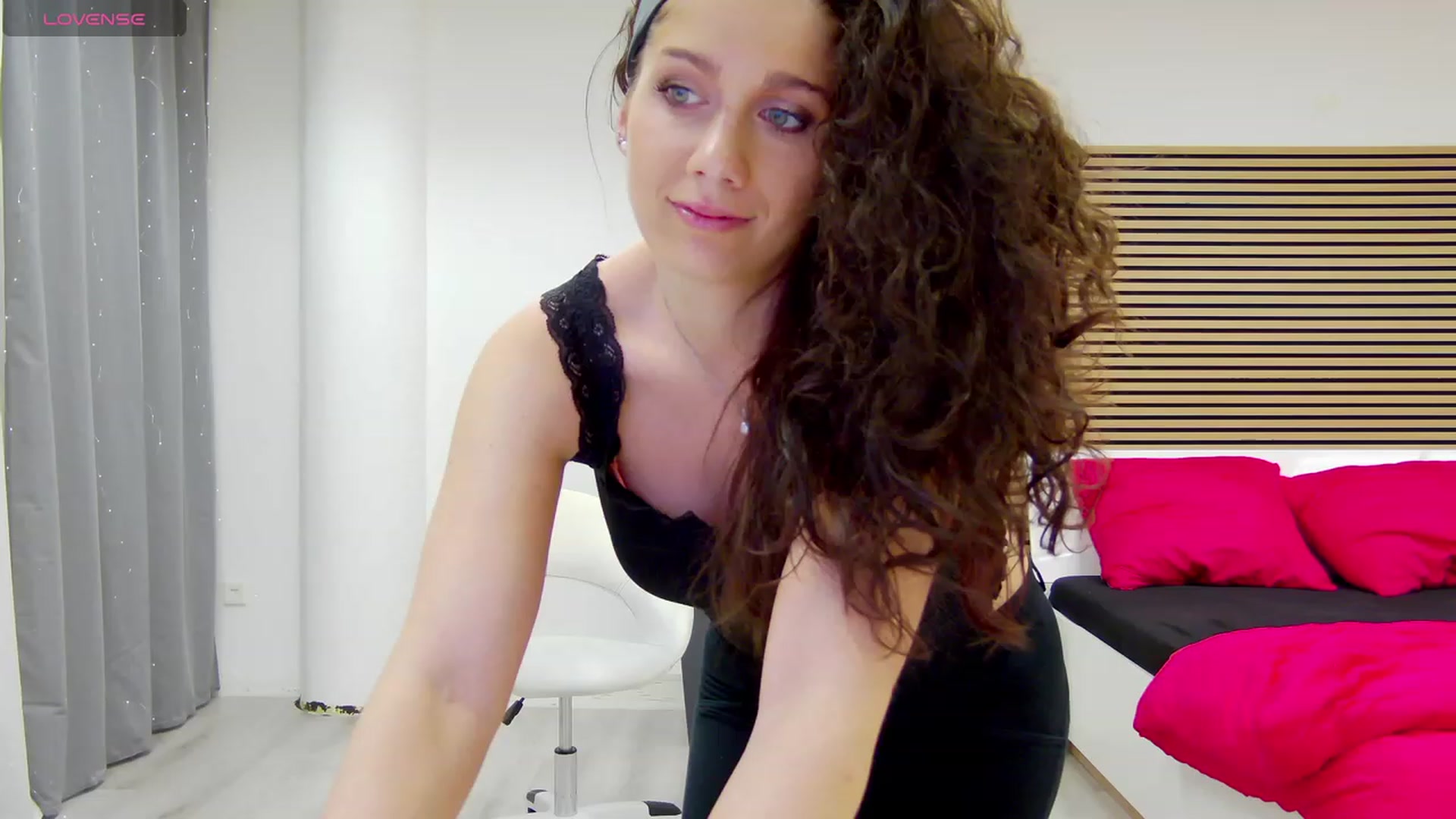 Gallery image thumbnail from Squirrel_MFC's myfreecams stream on, 09/15/2023, 20:58 image 7 of 20