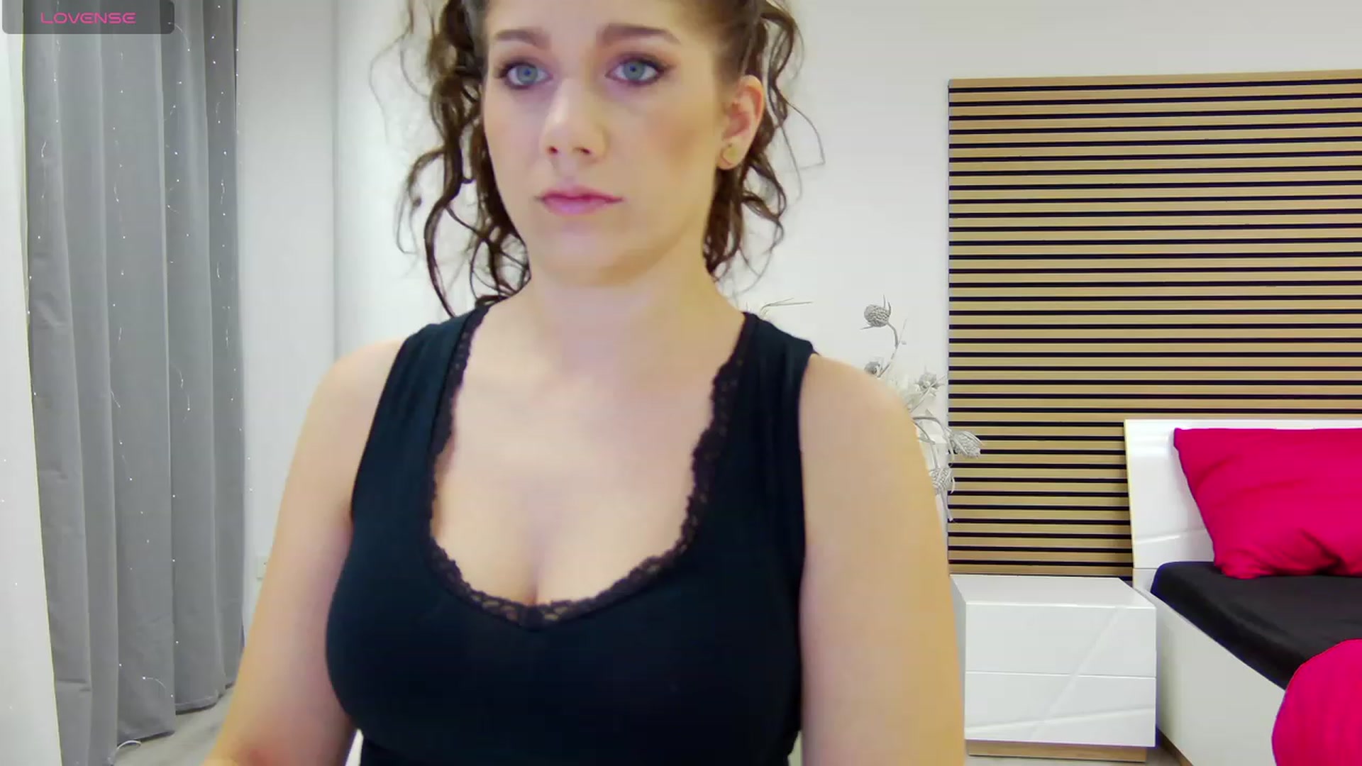 Gallery image thumbnail from Squirrel_MFC's myfreecams stream on, 09/20/2023, 20:05 image 9 of 20