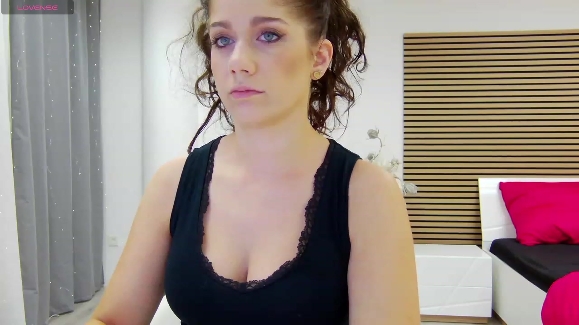 Gallery image thumbnail from Squirrel_MFC's myfreecams stream on, 09/20/2023, 20:05 image 2 of 20
