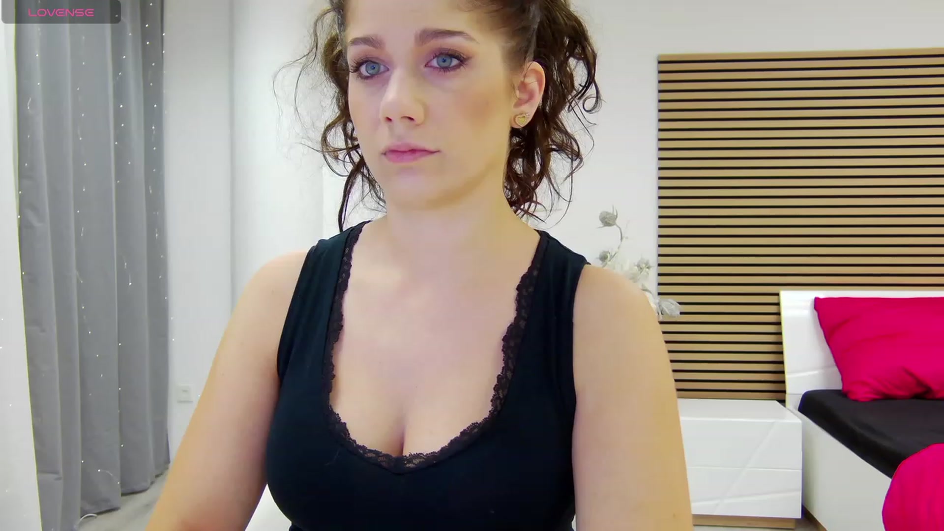 Gallery image thumbnail from Squirrel_MFC's myfreecams stream on, 09/20/2023, 20:05 image 4 of 20