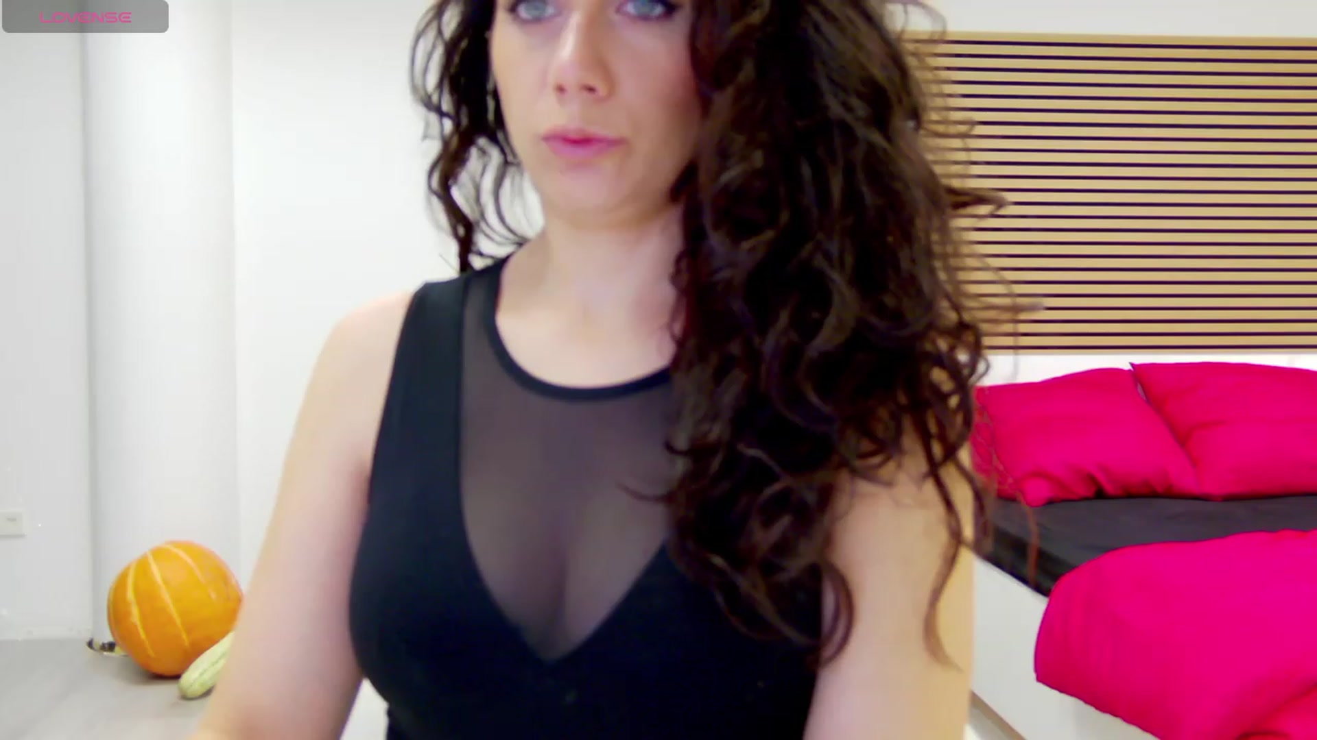 Gallery image thumbnail from Squirrel_MFC's myfreecams stream on, 10/11/2023, 21:01 image 4 of 20